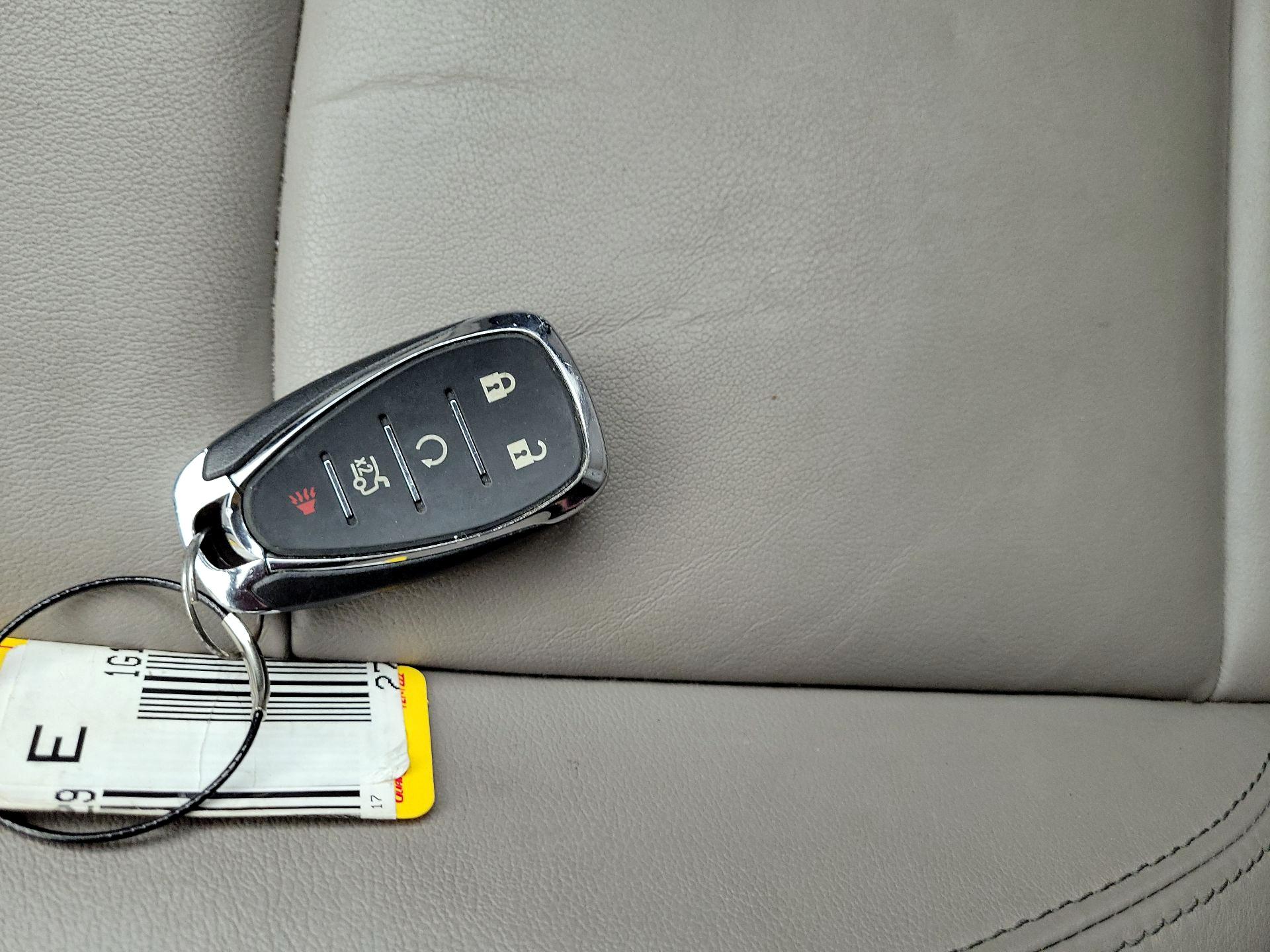 Thumbnail: 2017 Chevrolet Cruze - 18