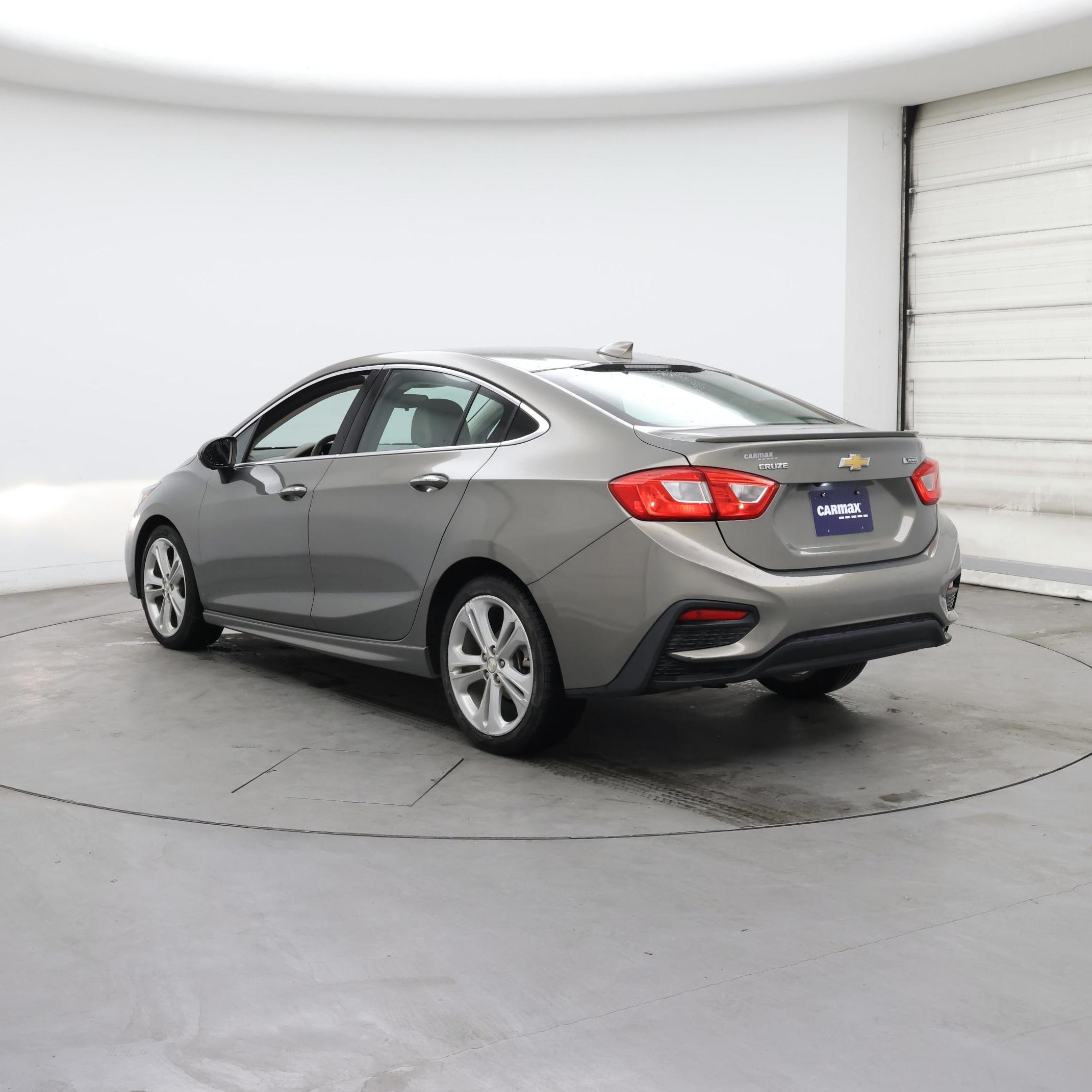 Thumbnail: 2017 Chevrolet Cruze - 2