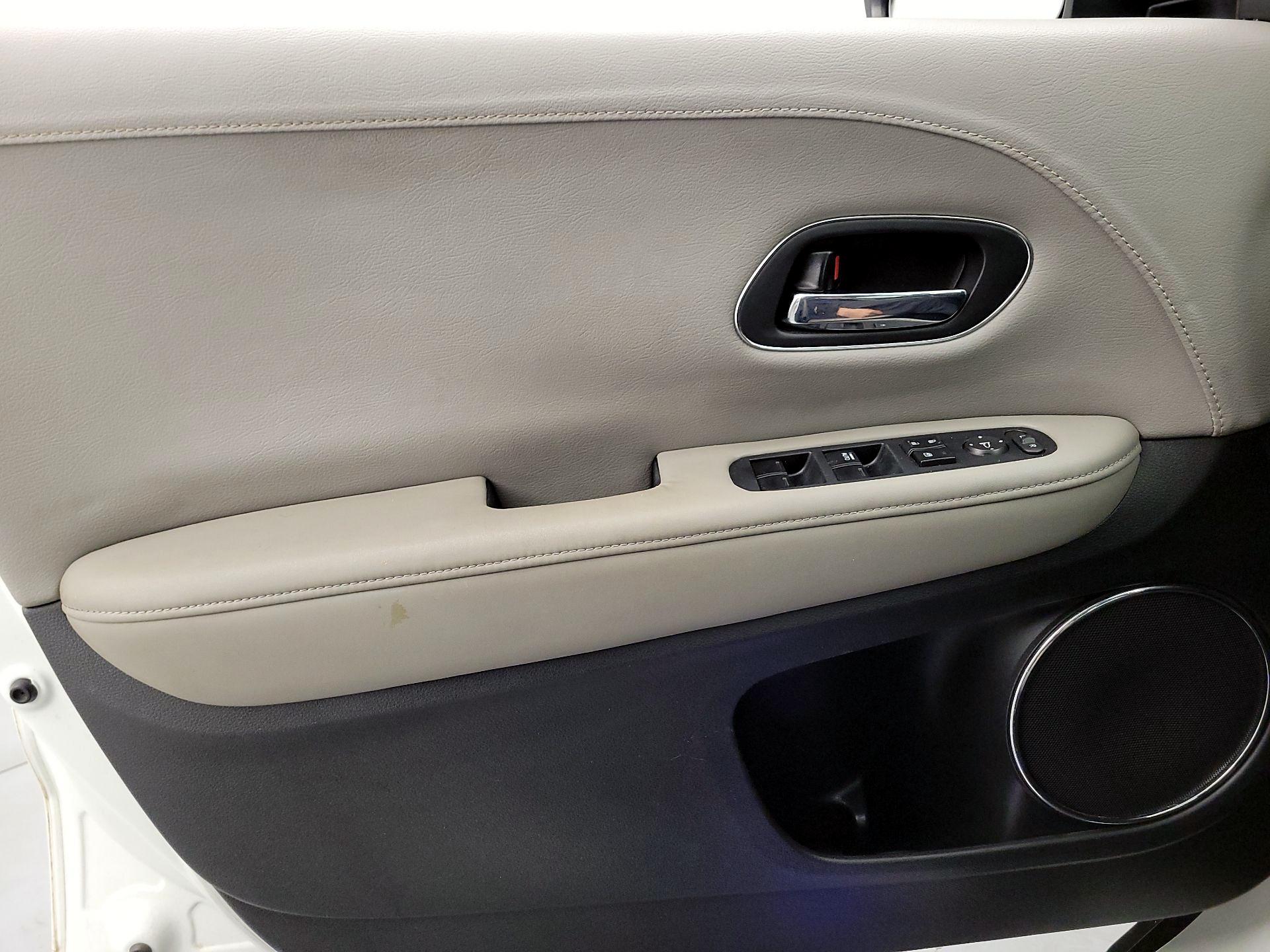 Thumbnail: 2016 Honda HR-V - 12