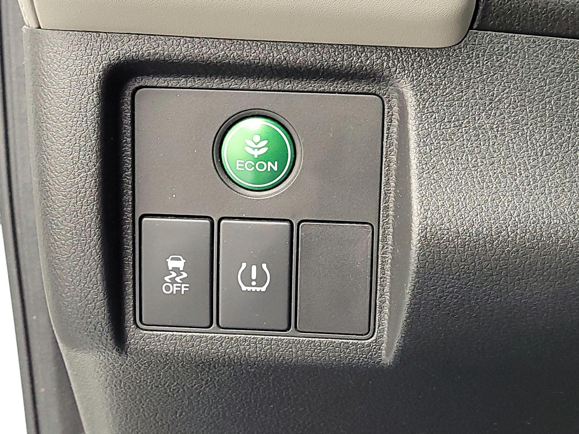 Thumbnail: 2016 Honda HR-V - 13