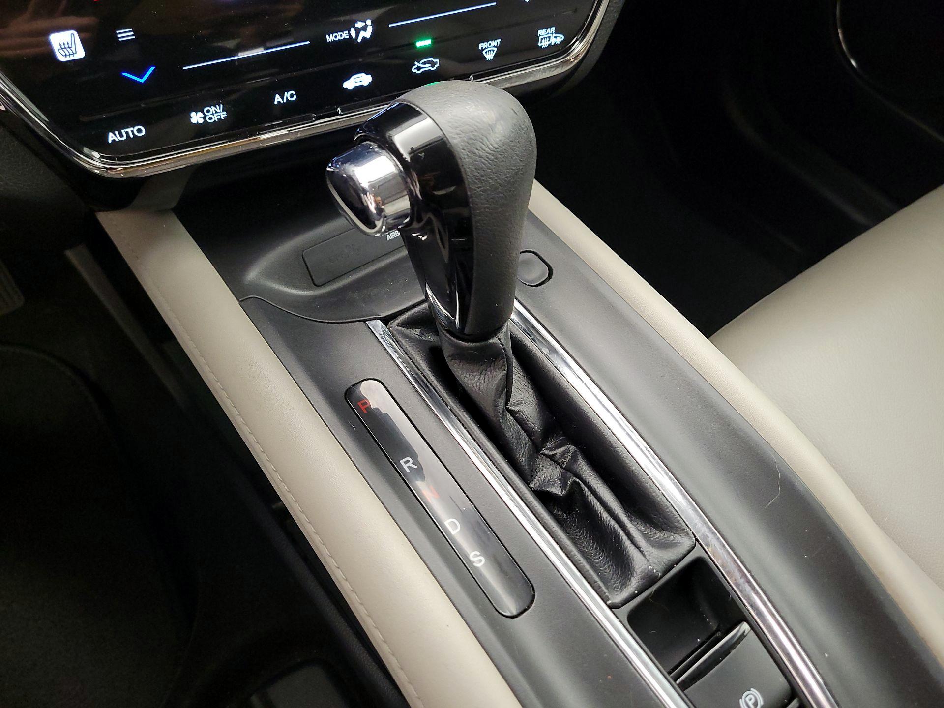 Thumbnail: 2016 Honda HR-V - 17