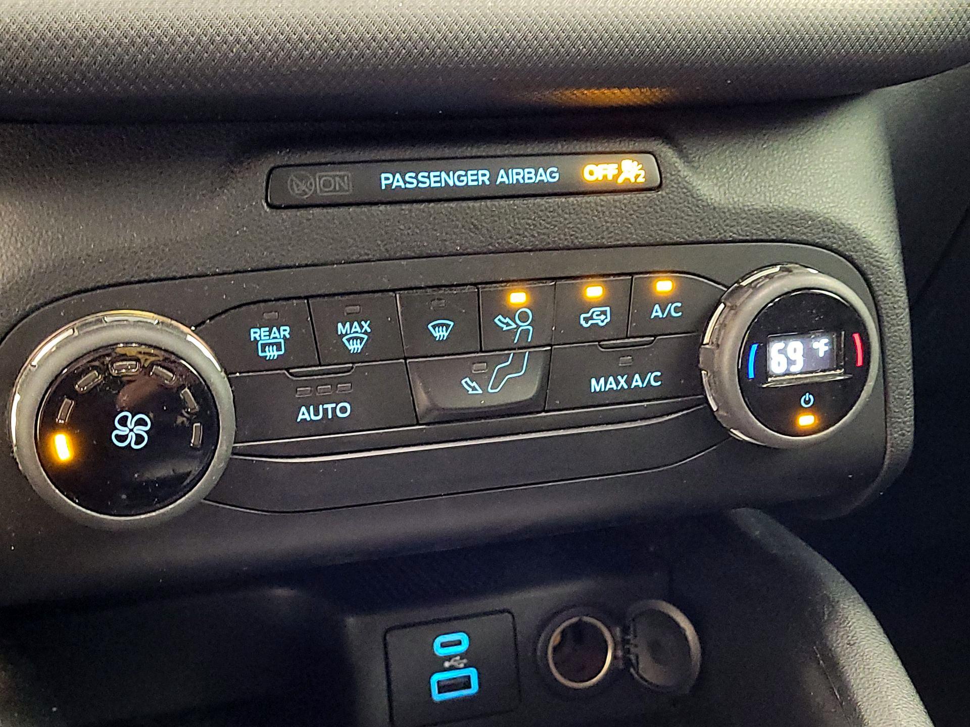 Thumbnail: 2021 Ford Bronco Sport - 16