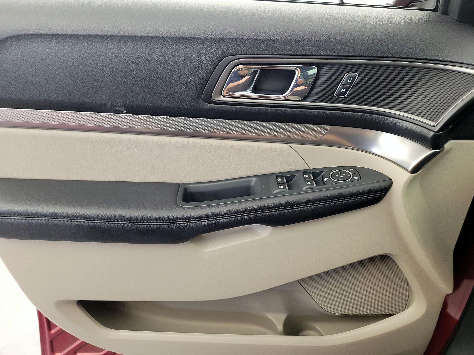 Thumbnail: 2019 Ford Explorer - 12