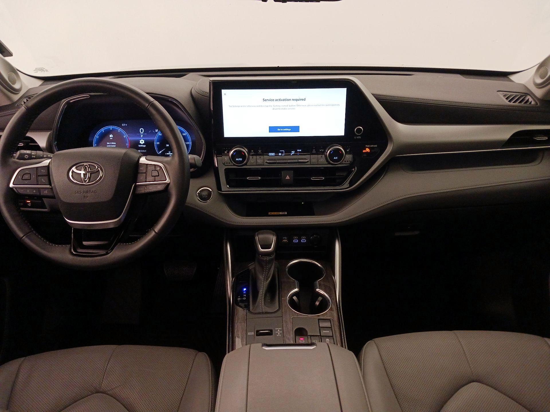 Thumbnail: 2023 Toyota Highlander - 9