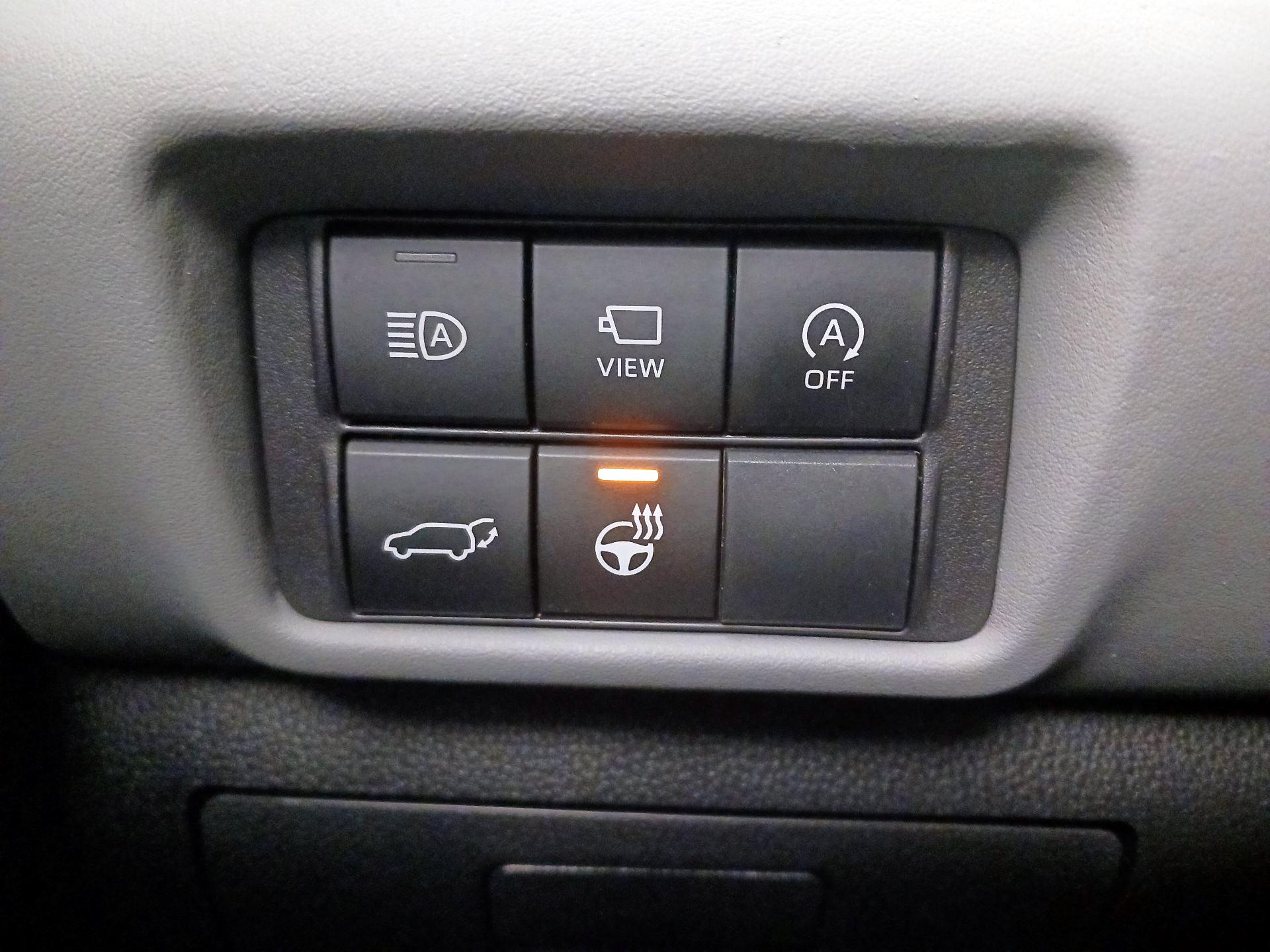 Thumbnail: 2023 Toyota Highlander - 13