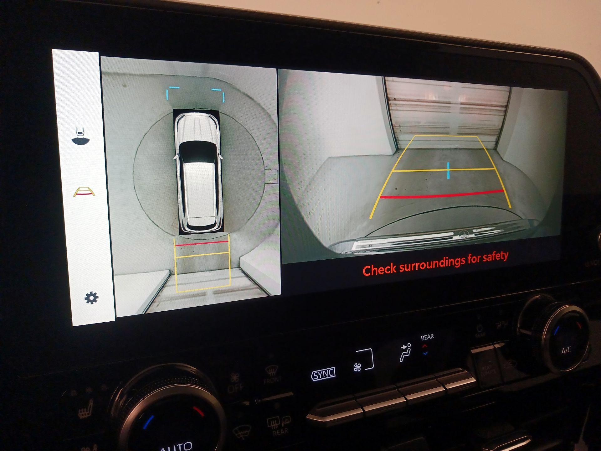 Thumbnail: 2023 Toyota Highlander - 14