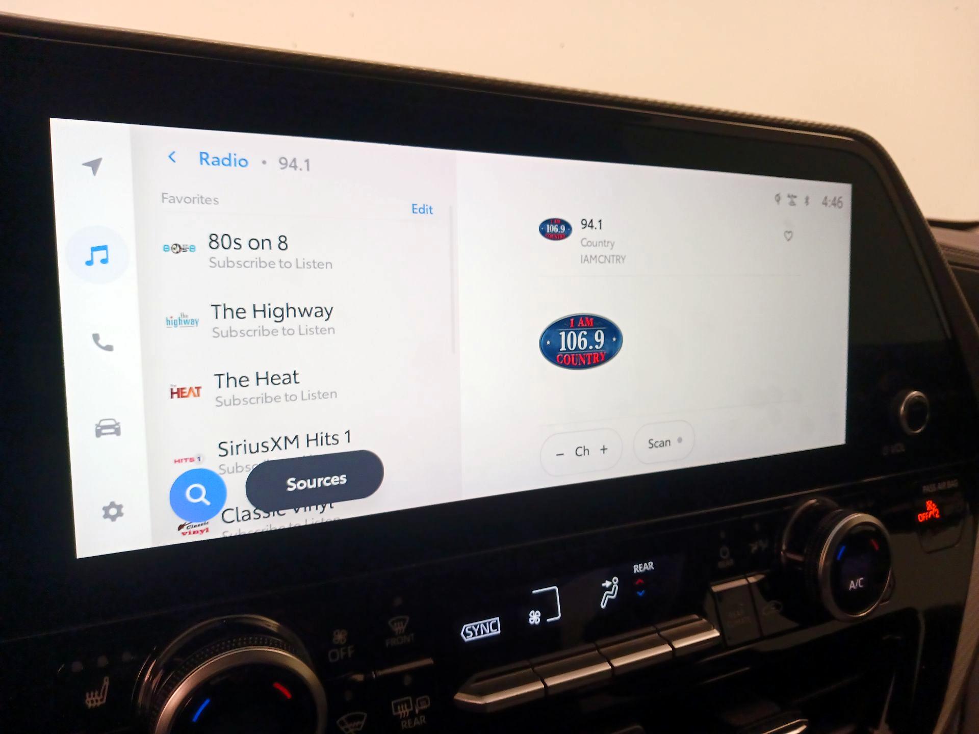 Thumbnail: 2023 Toyota Highlander - 15