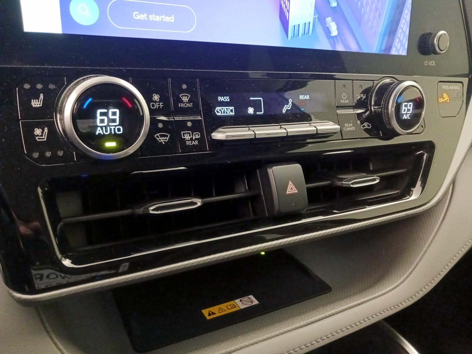 Thumbnail: 2023 Toyota Highlander - 16