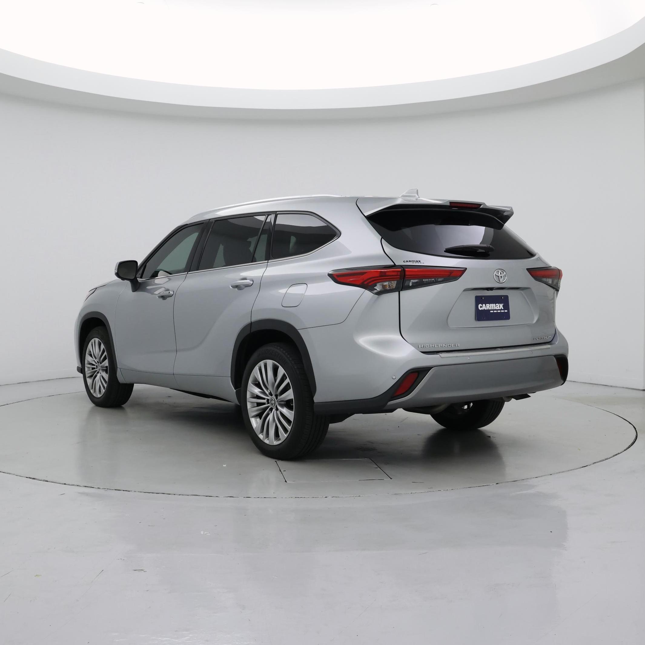 Thumbnail: 2023 Toyota Highlander - 2