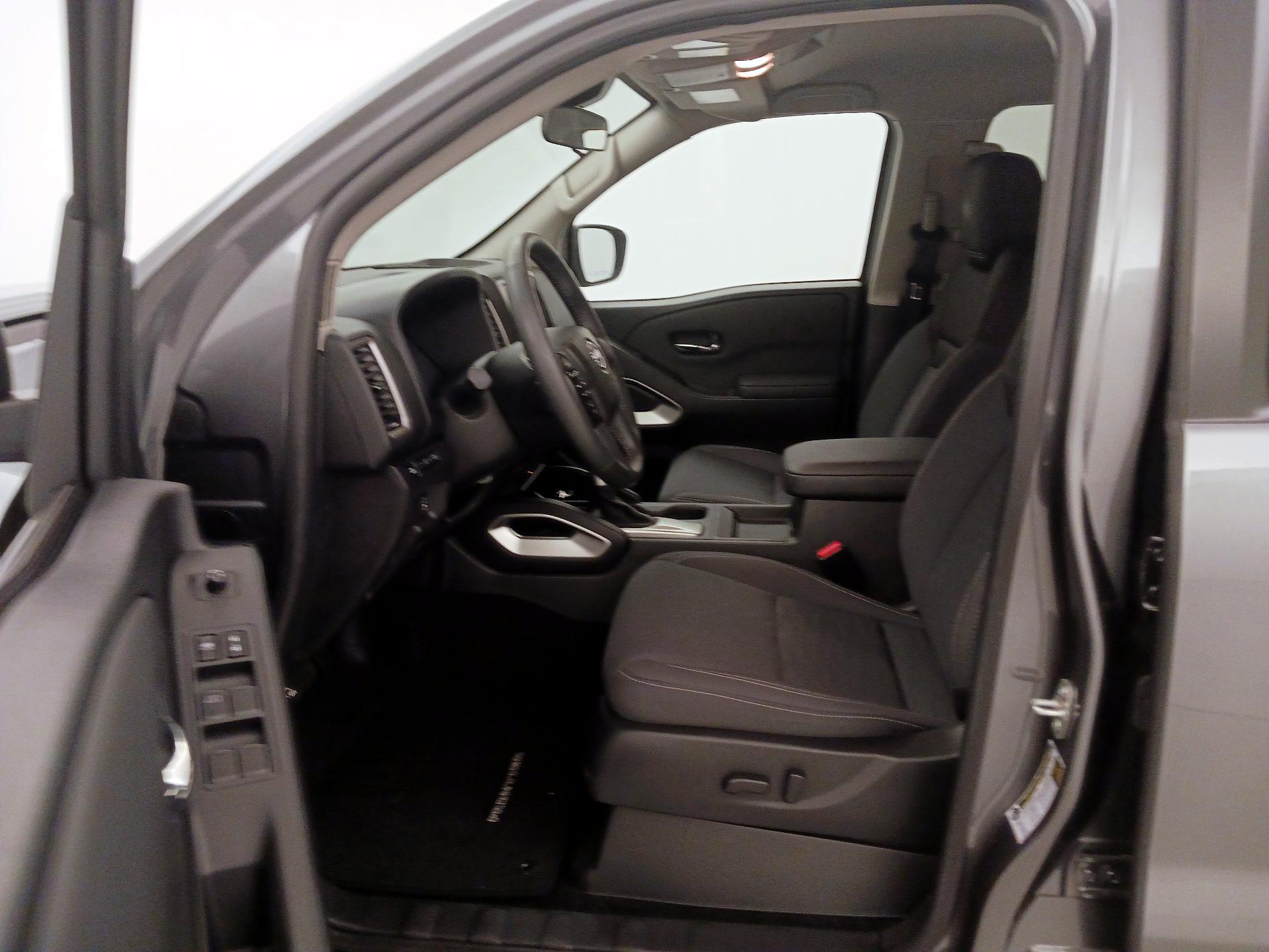 Thumbnail: 2024 Nissan Frontier - 11