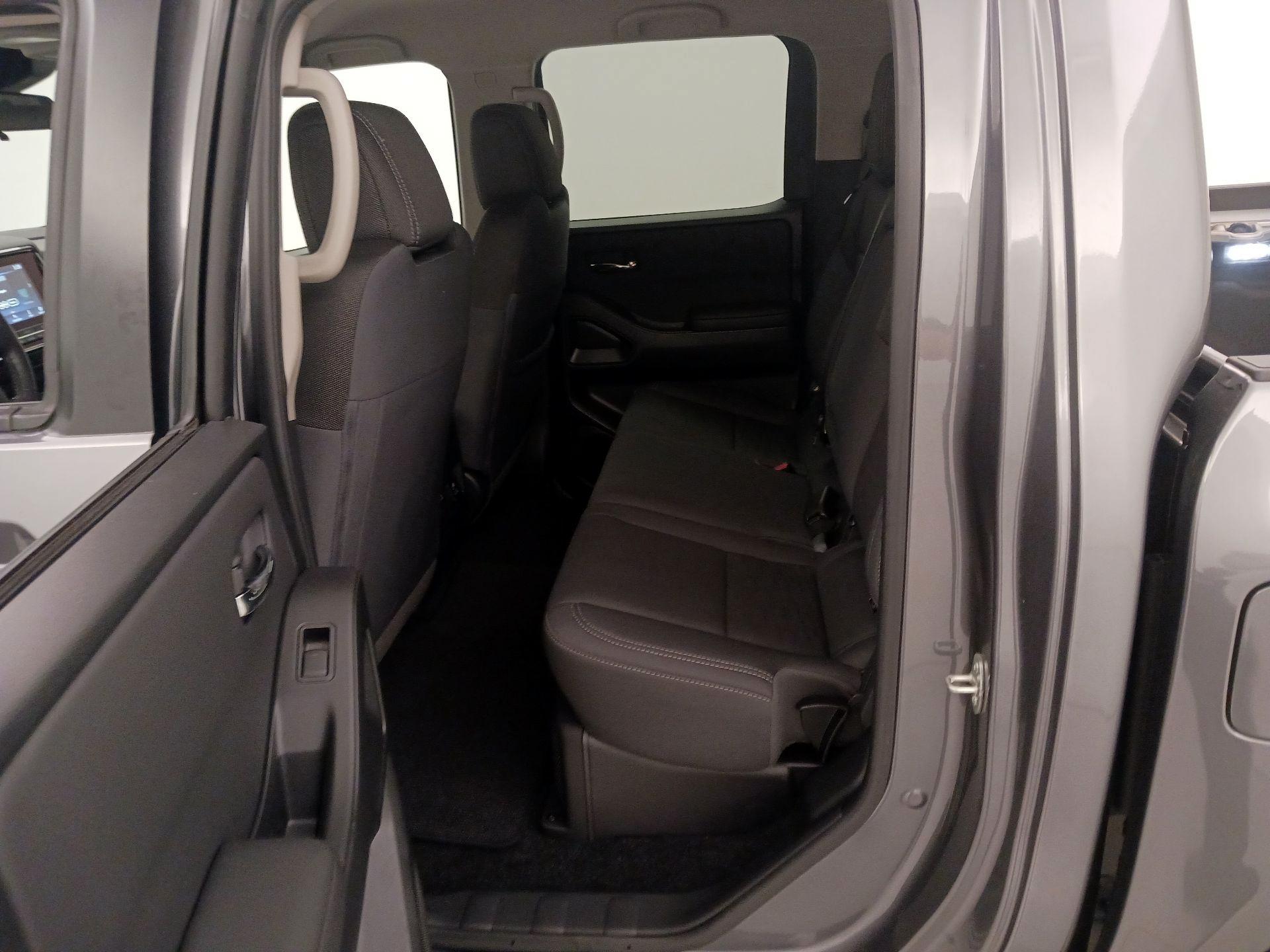 Thumbnail: 2024 Nissan Frontier - 19