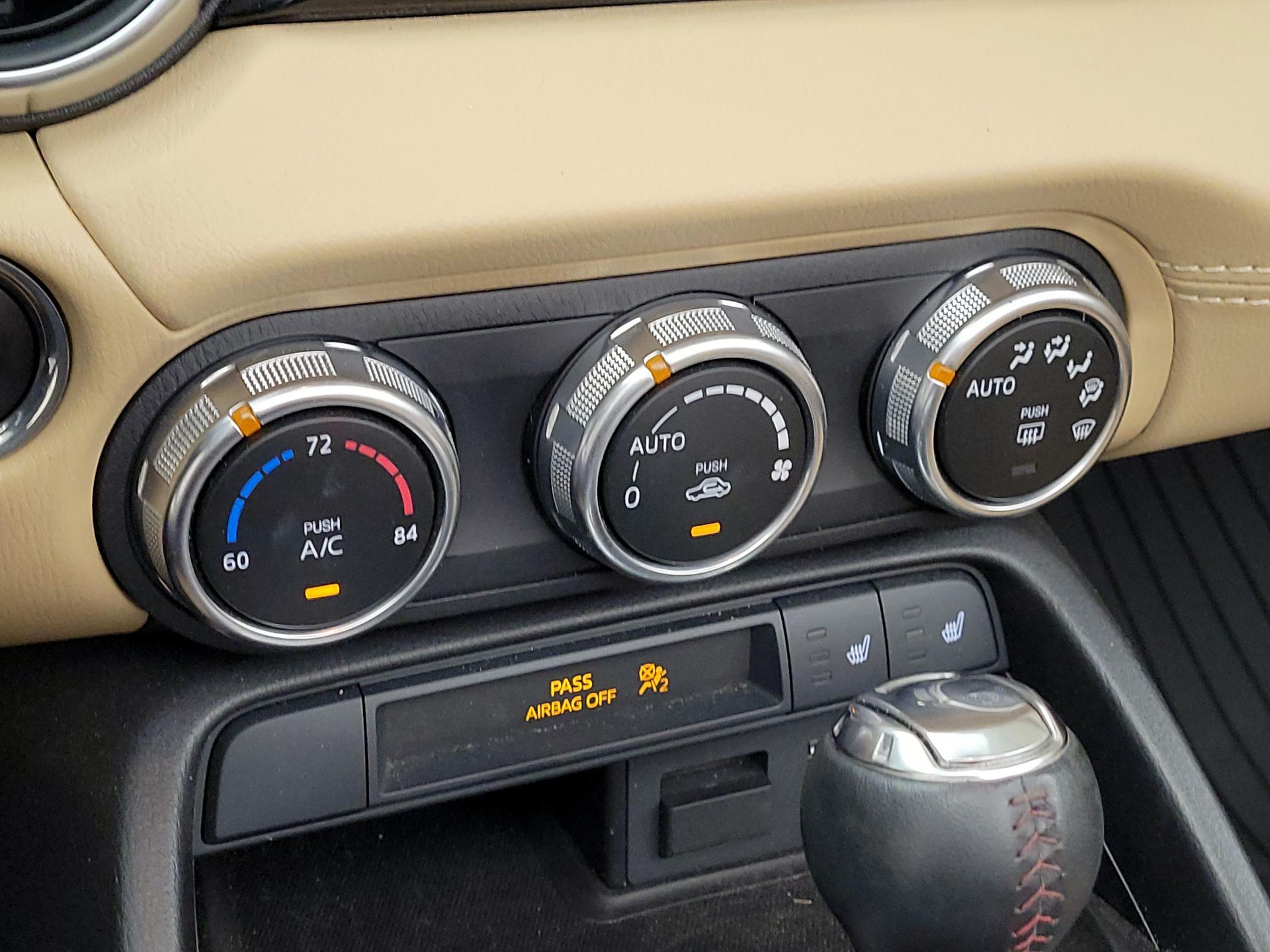 Thumbnail: 2017 Mazda MX-5 Miata - 15