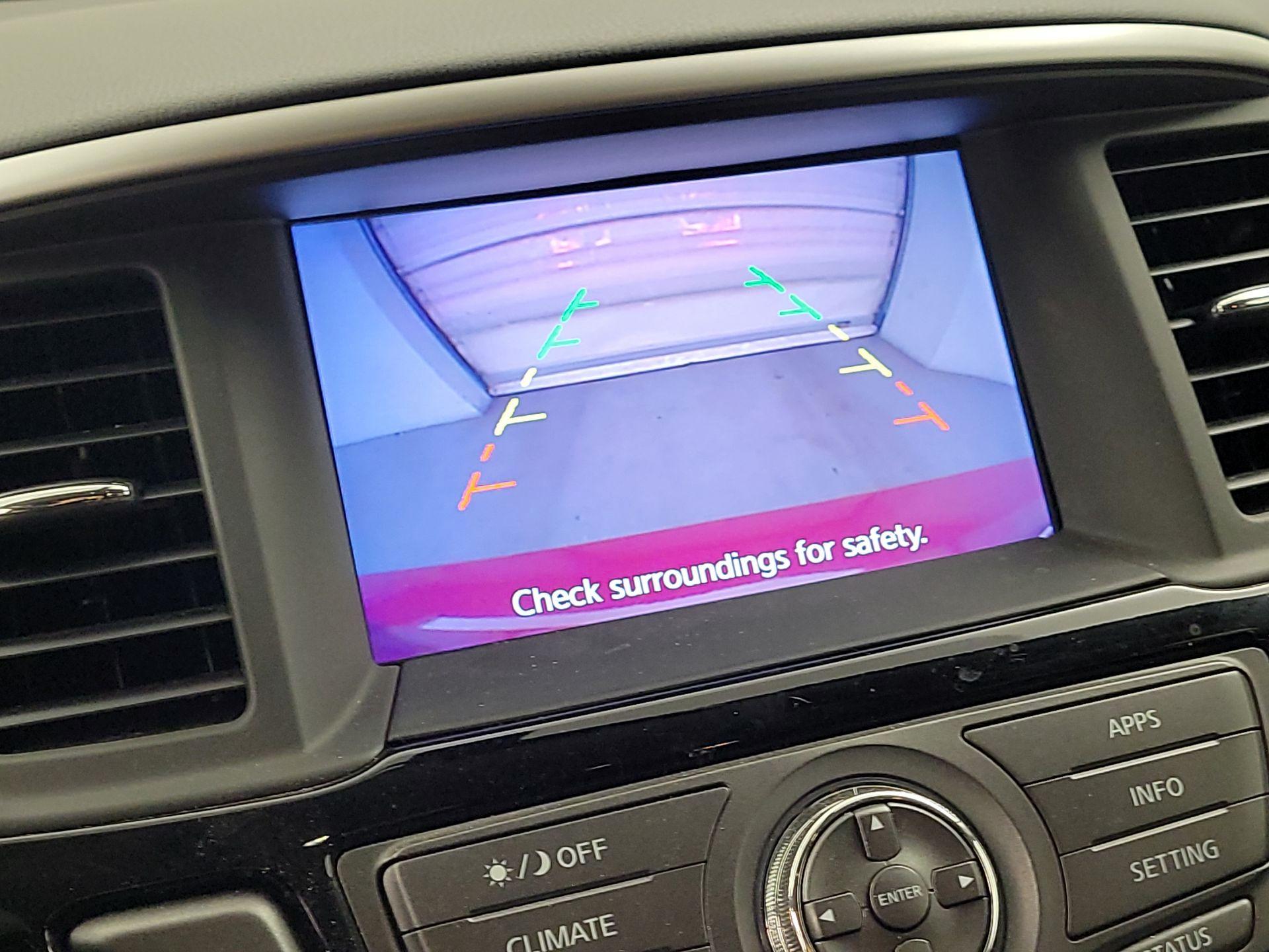 Thumbnail: 2017 Nissan Pathfinder - 12