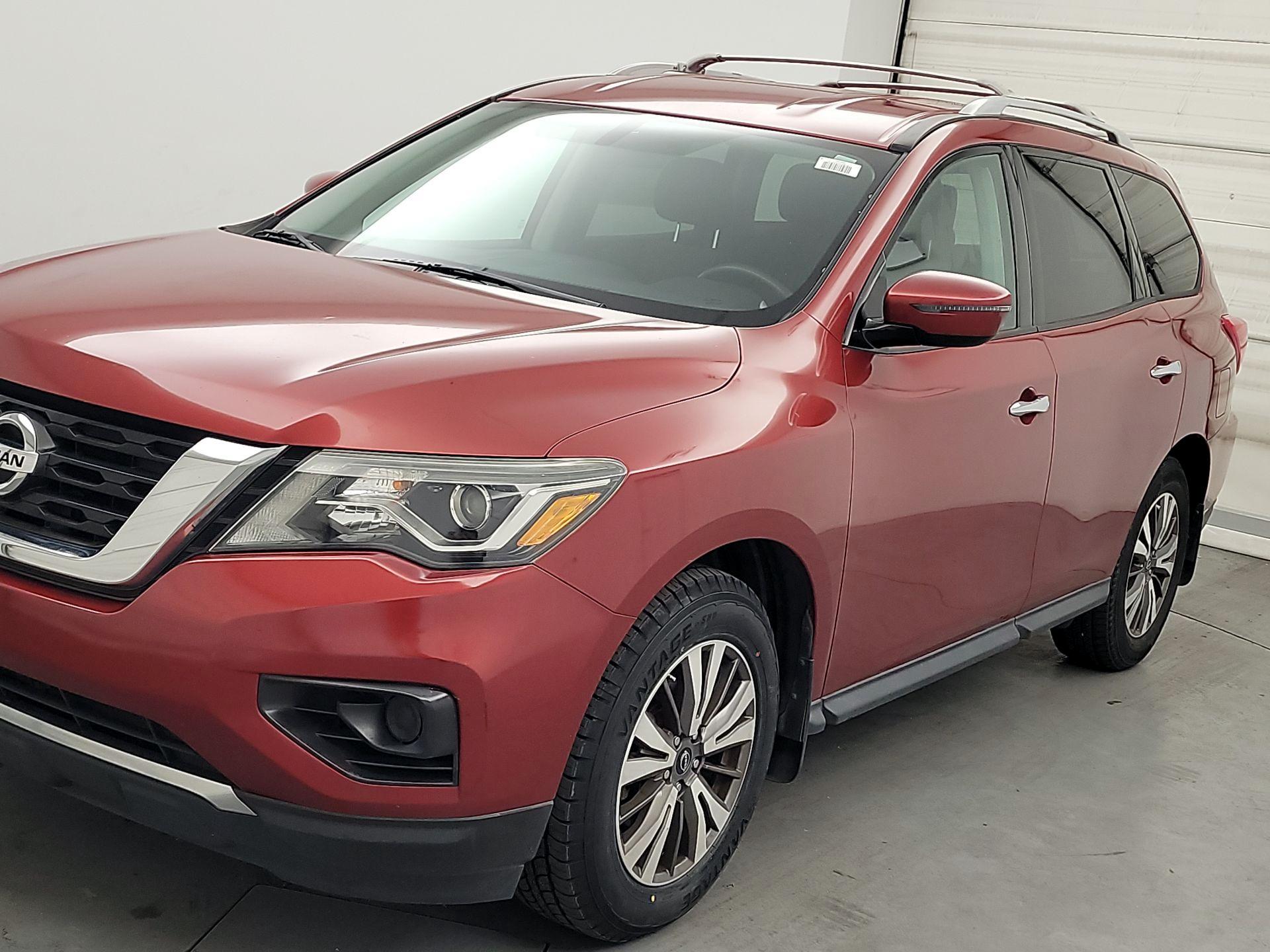 Thumbnail: 2017 Nissan Pathfinder - 3