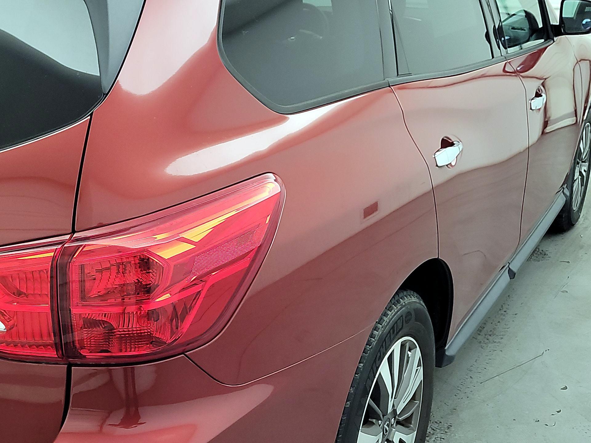 Thumbnail: 2017 Nissan Pathfinder - 5