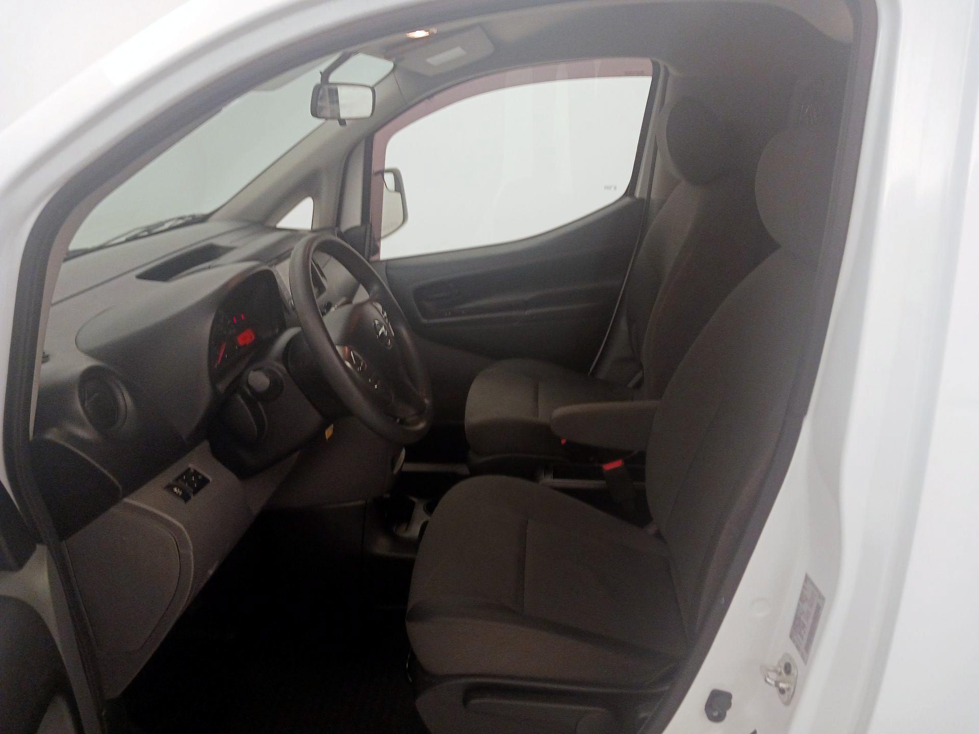 Thumbnail: 2021 Nissan NV200 - 11