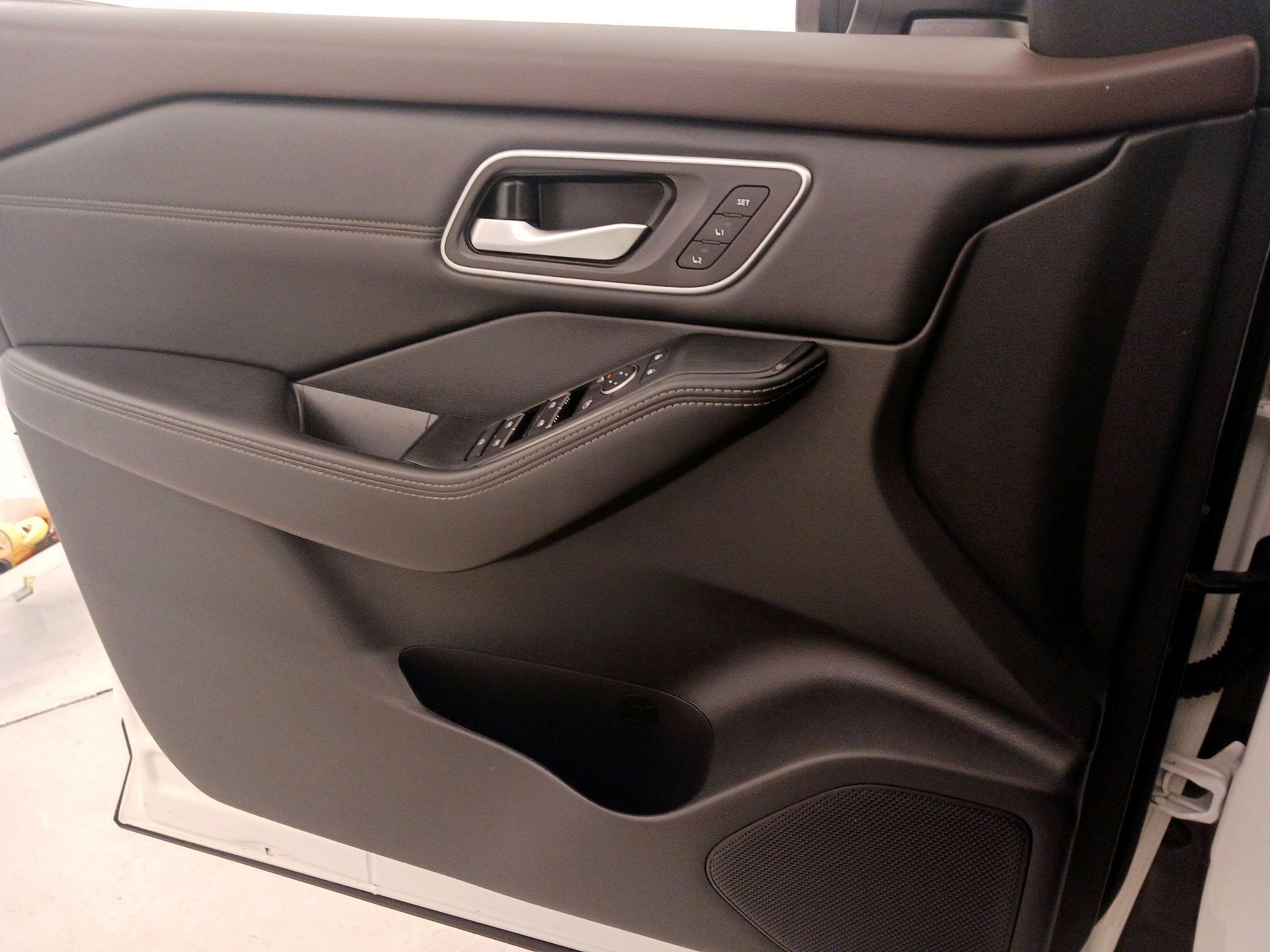 Thumbnail: 2021 Nissan Rogue - 12