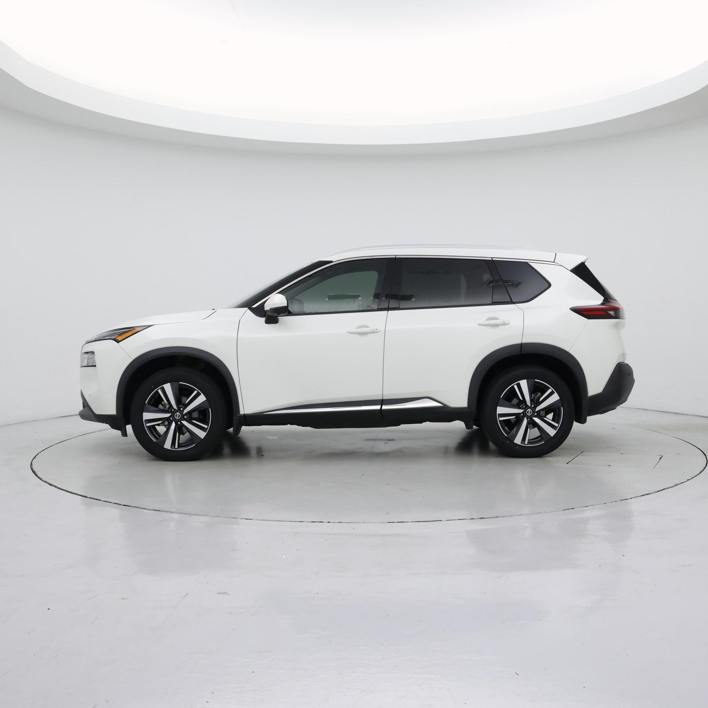 Thumbnail: 2021 Nissan Rogue - 3