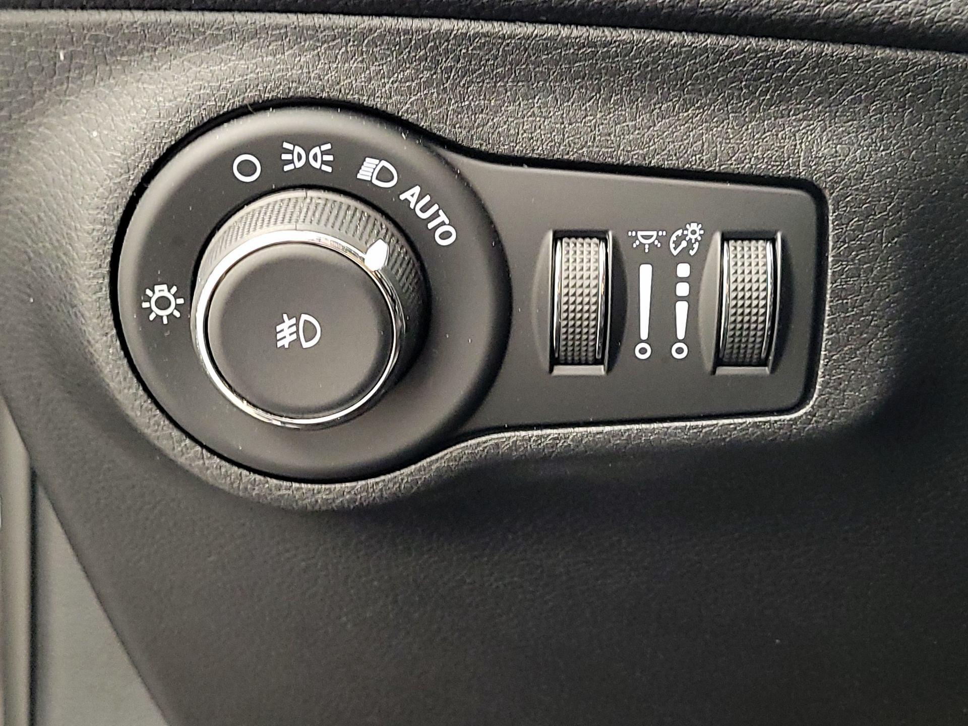 Thumbnail: 2018 Jeep Compass - 13