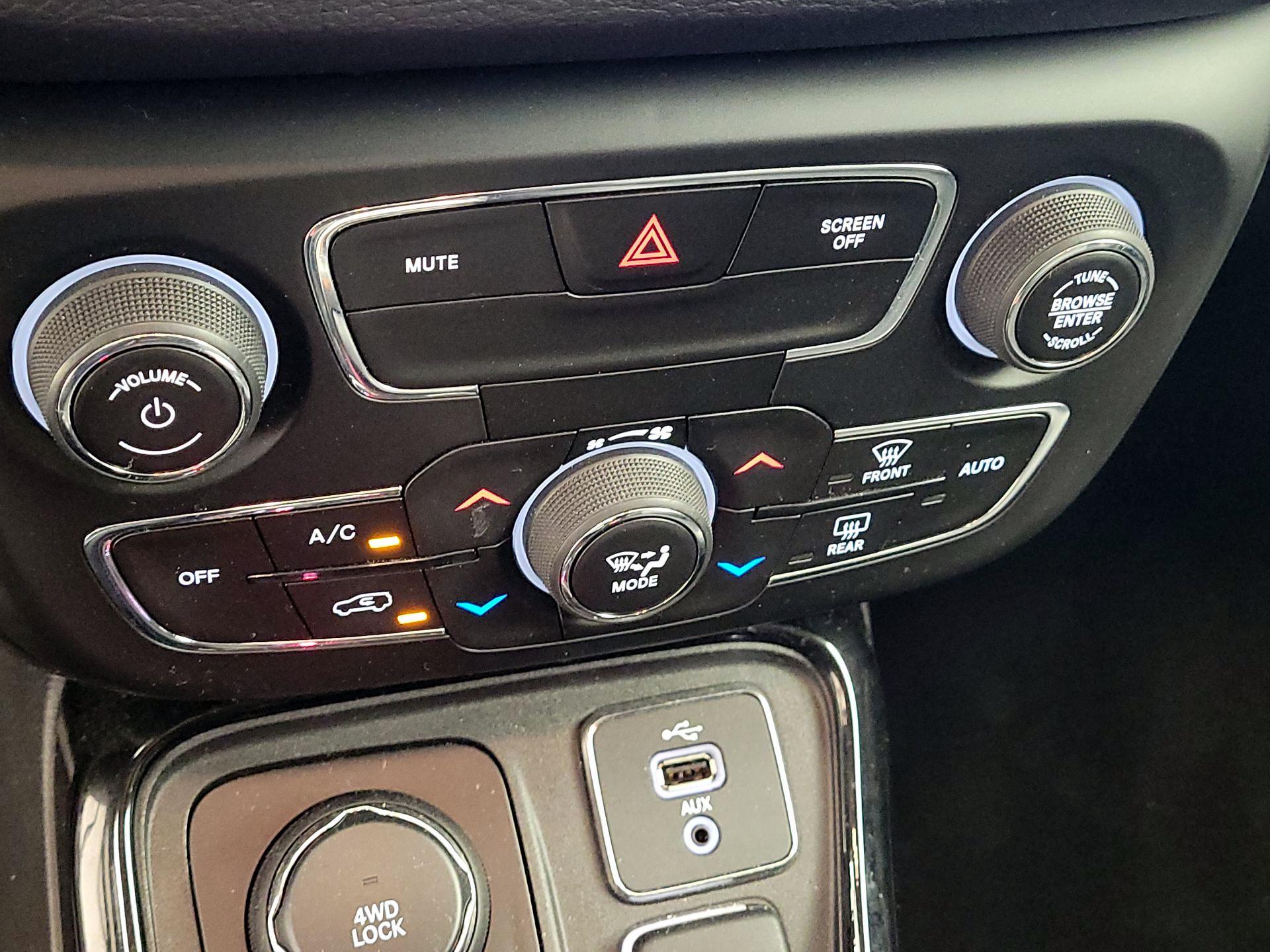 Thumbnail: 2018 Jeep Compass - 16