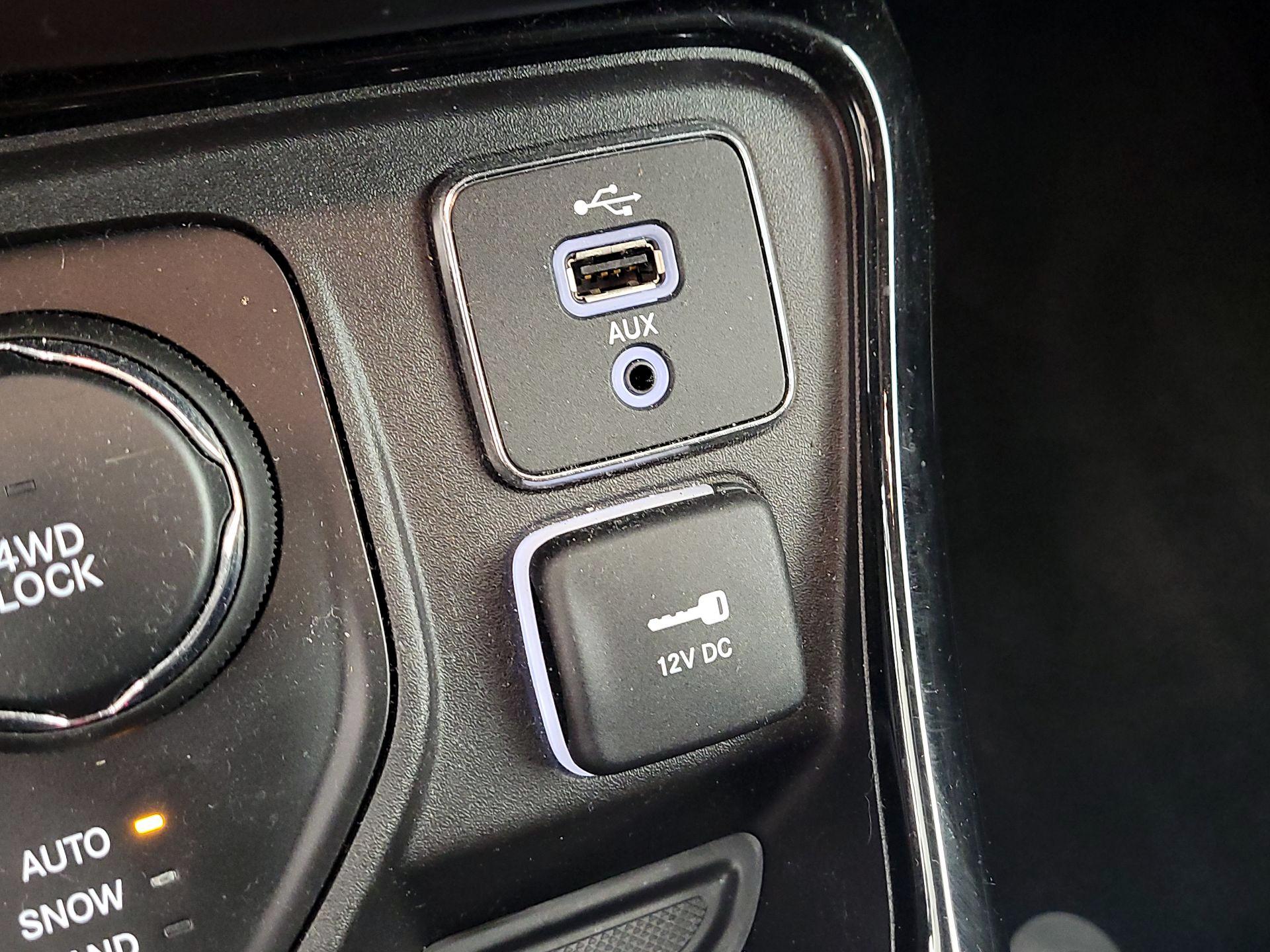 Thumbnail: 2018 Jeep Compass - 18