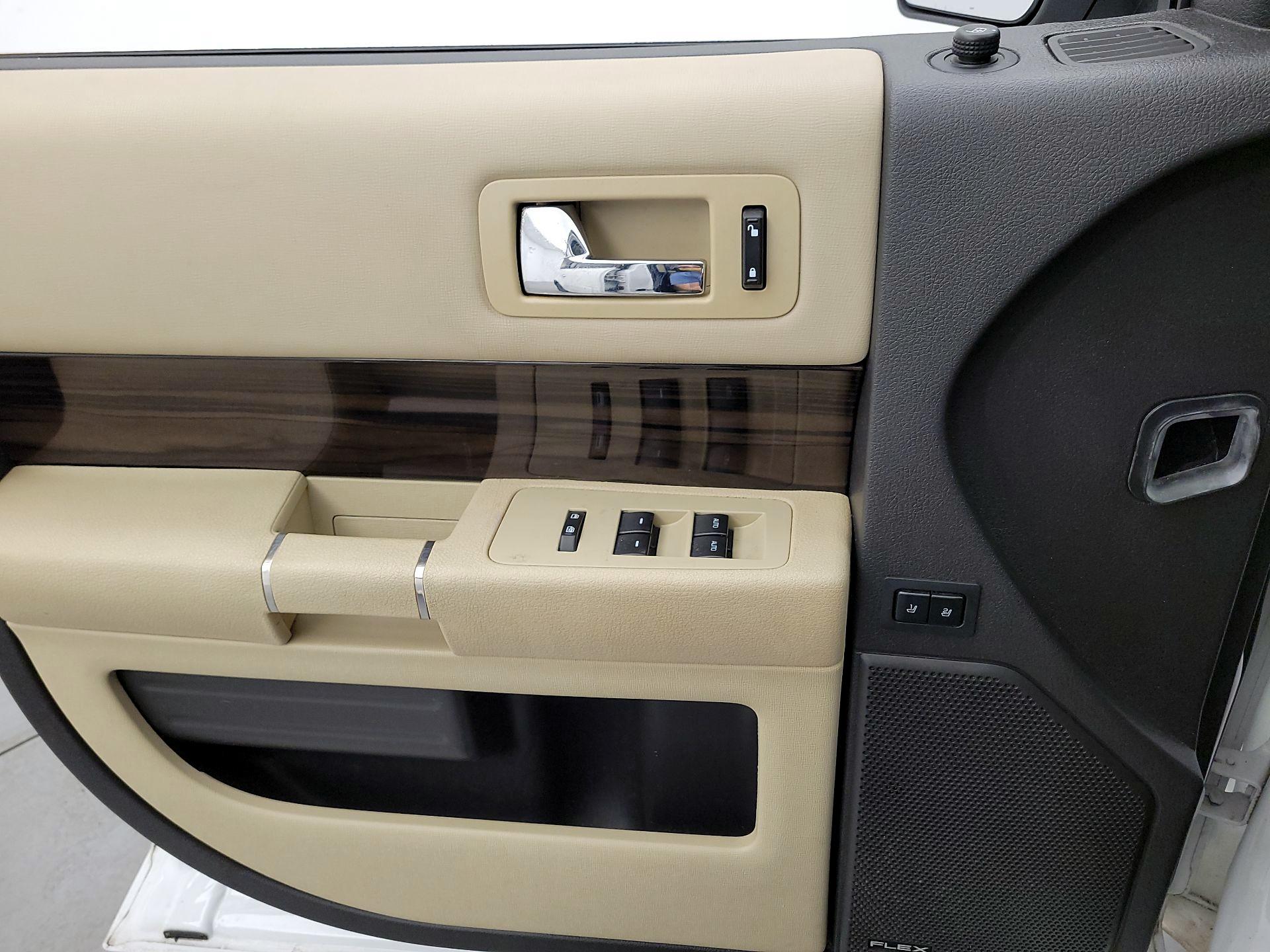 Thumbnail: 2015 Ford Flex - 12