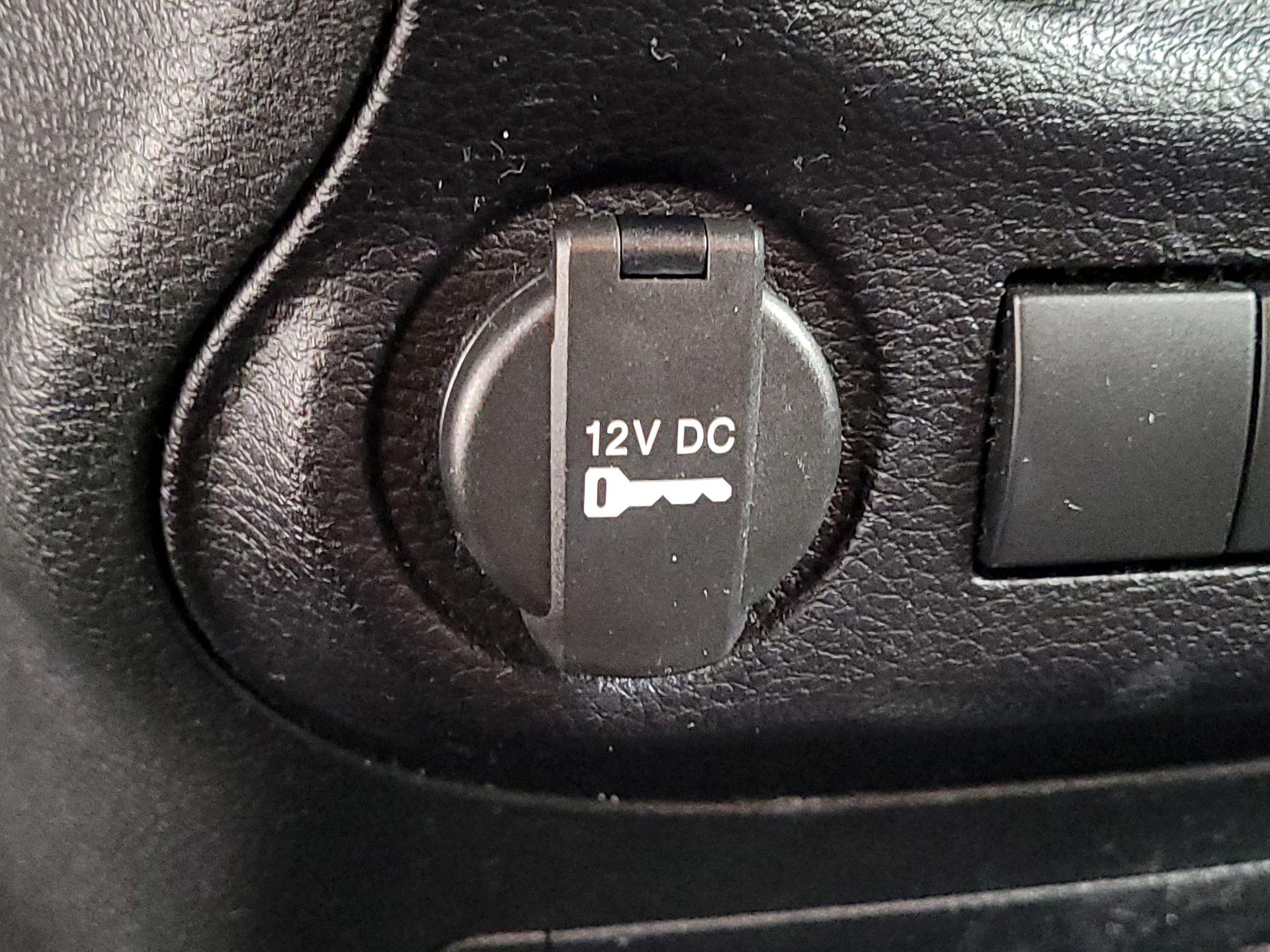 Thumbnail: 2016 Jeep Wrangler - 16