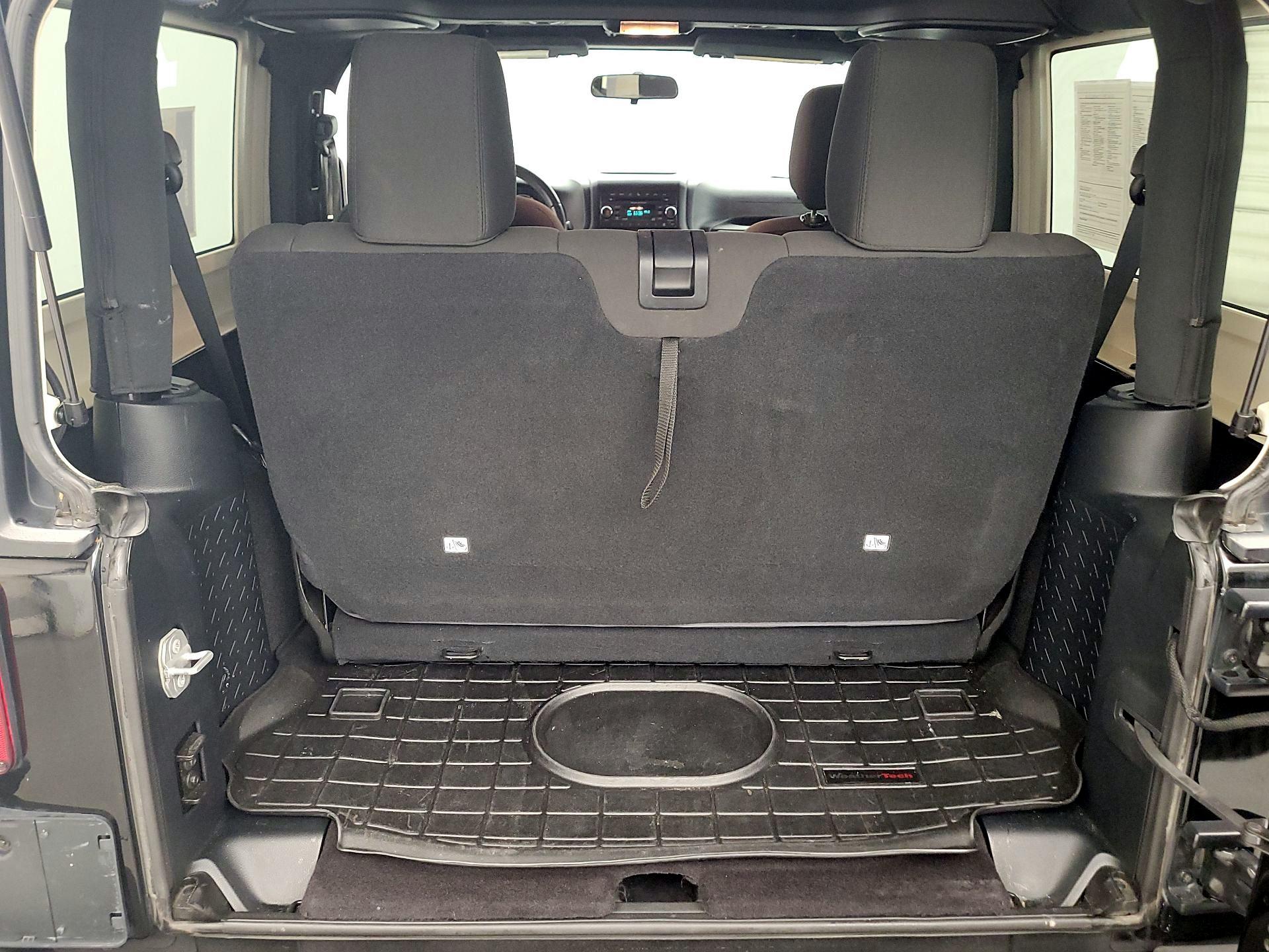 Thumbnail: 2016 Jeep Wrangler - 18