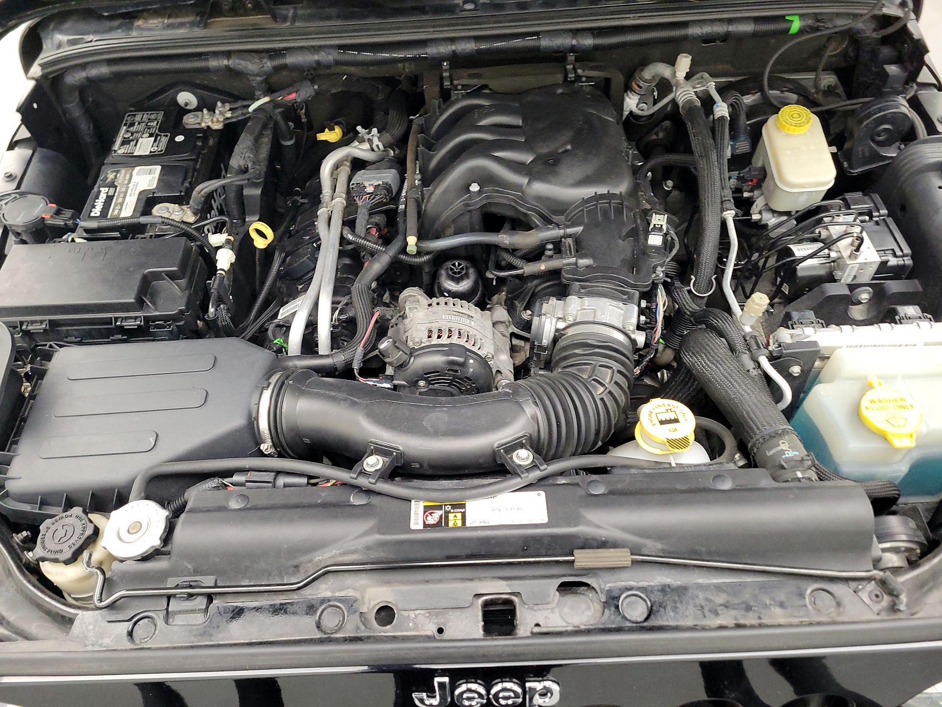 Thumbnail: 2016 Jeep Wrangler - 19