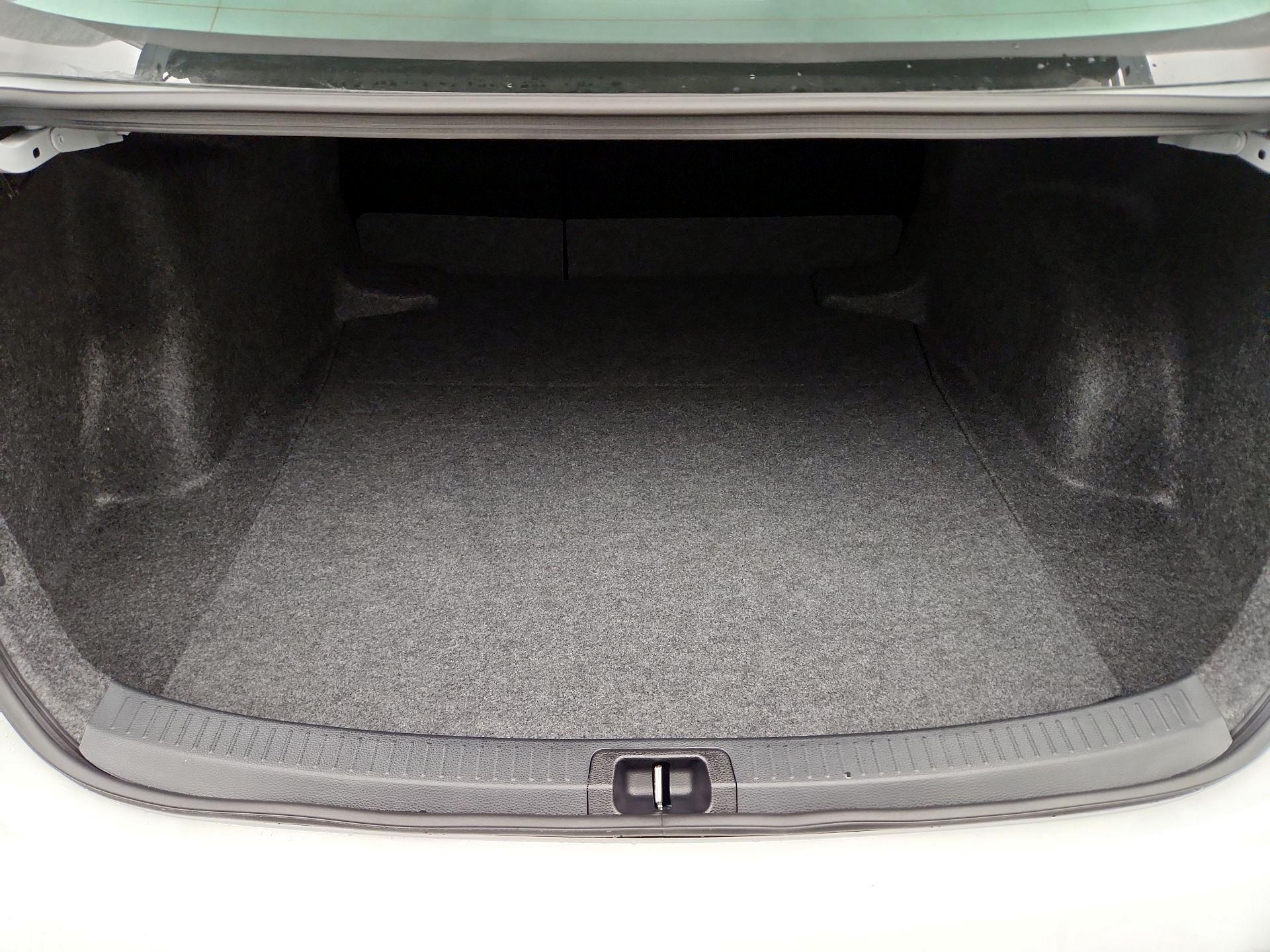 Thumbnail: 2025 Toyota Corolla - 20