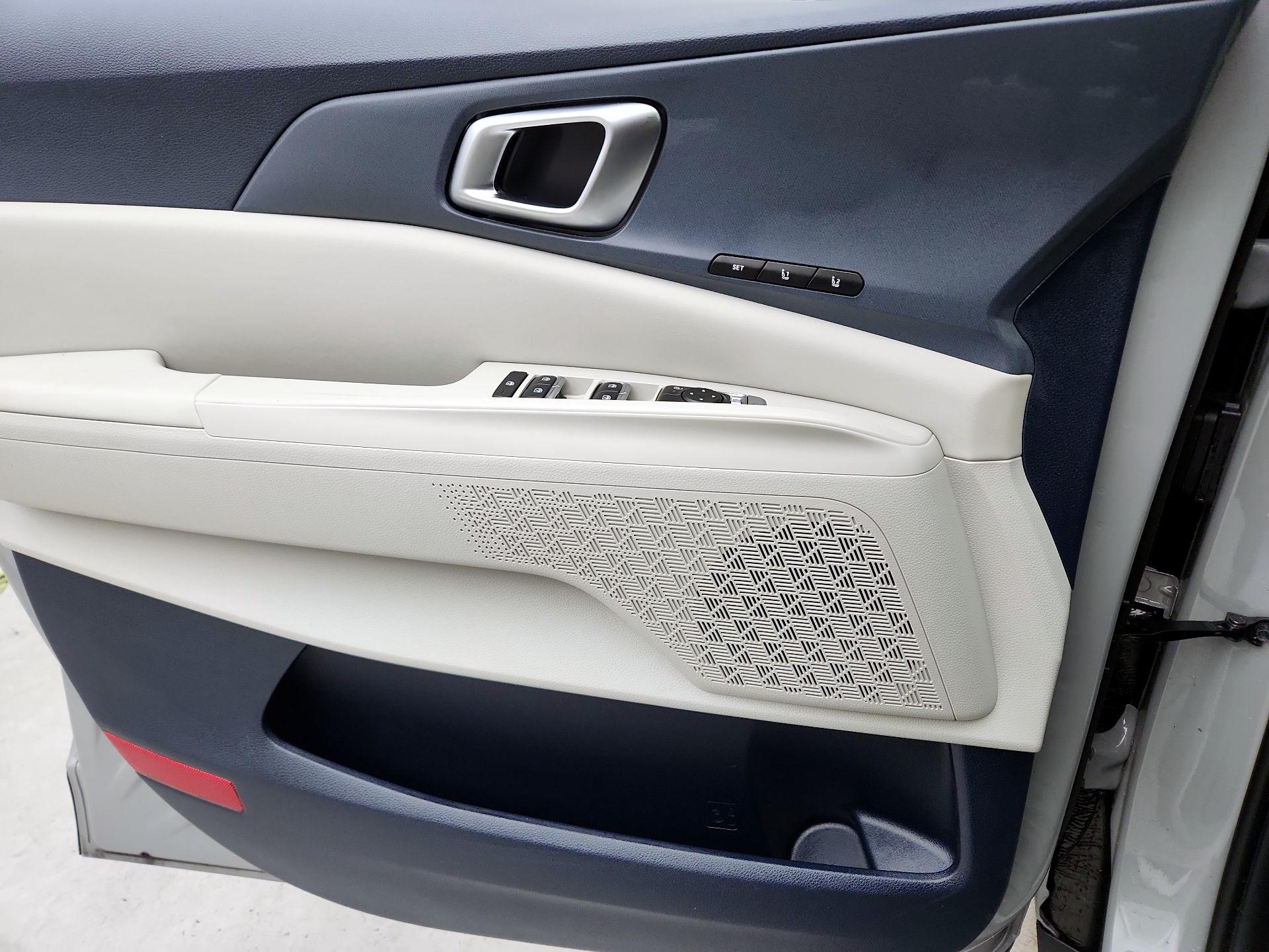 Thumbnail: 2025 Kia Carnival - 12