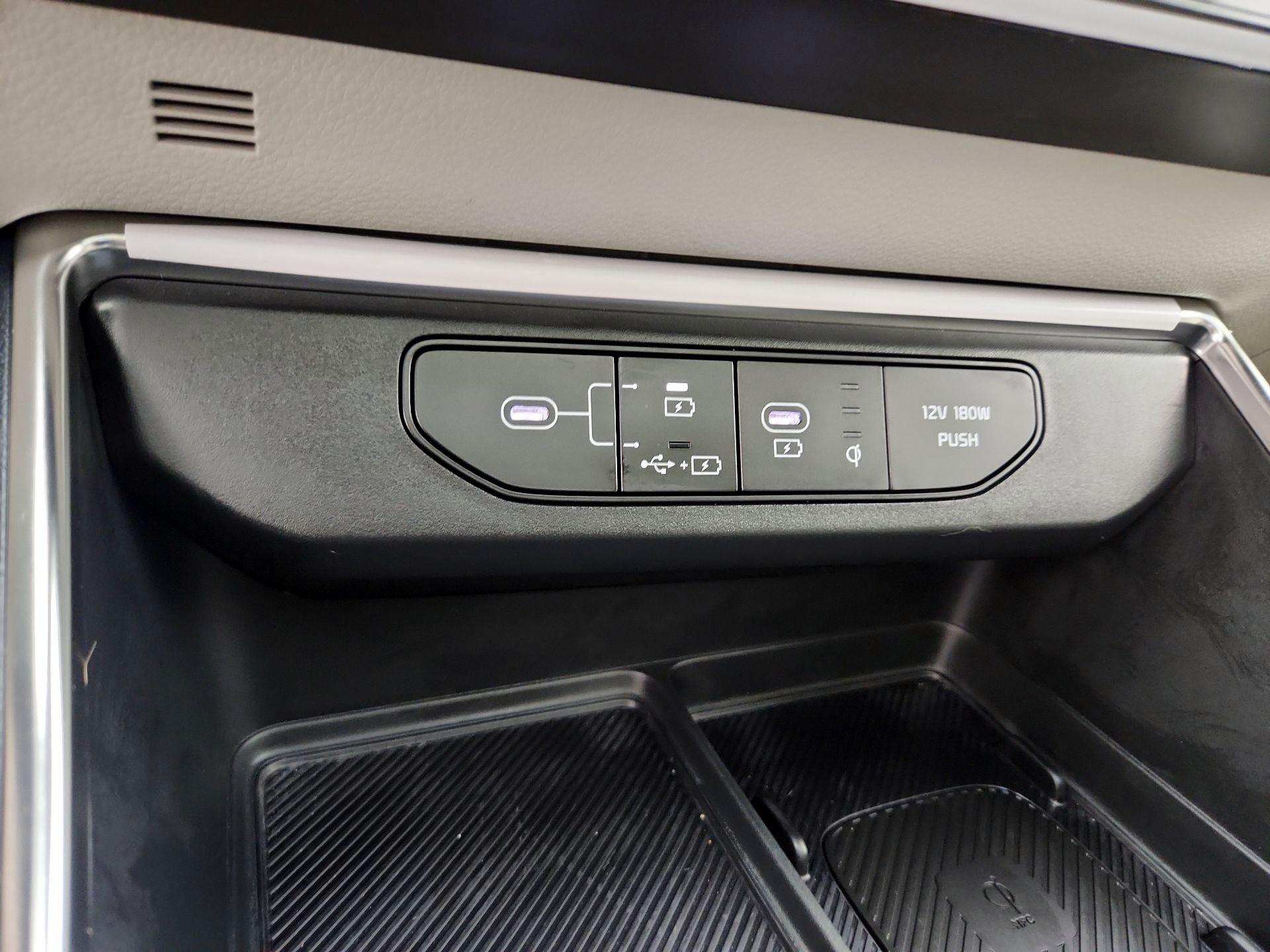 Thumbnail: 2025 Kia Carnival - 19