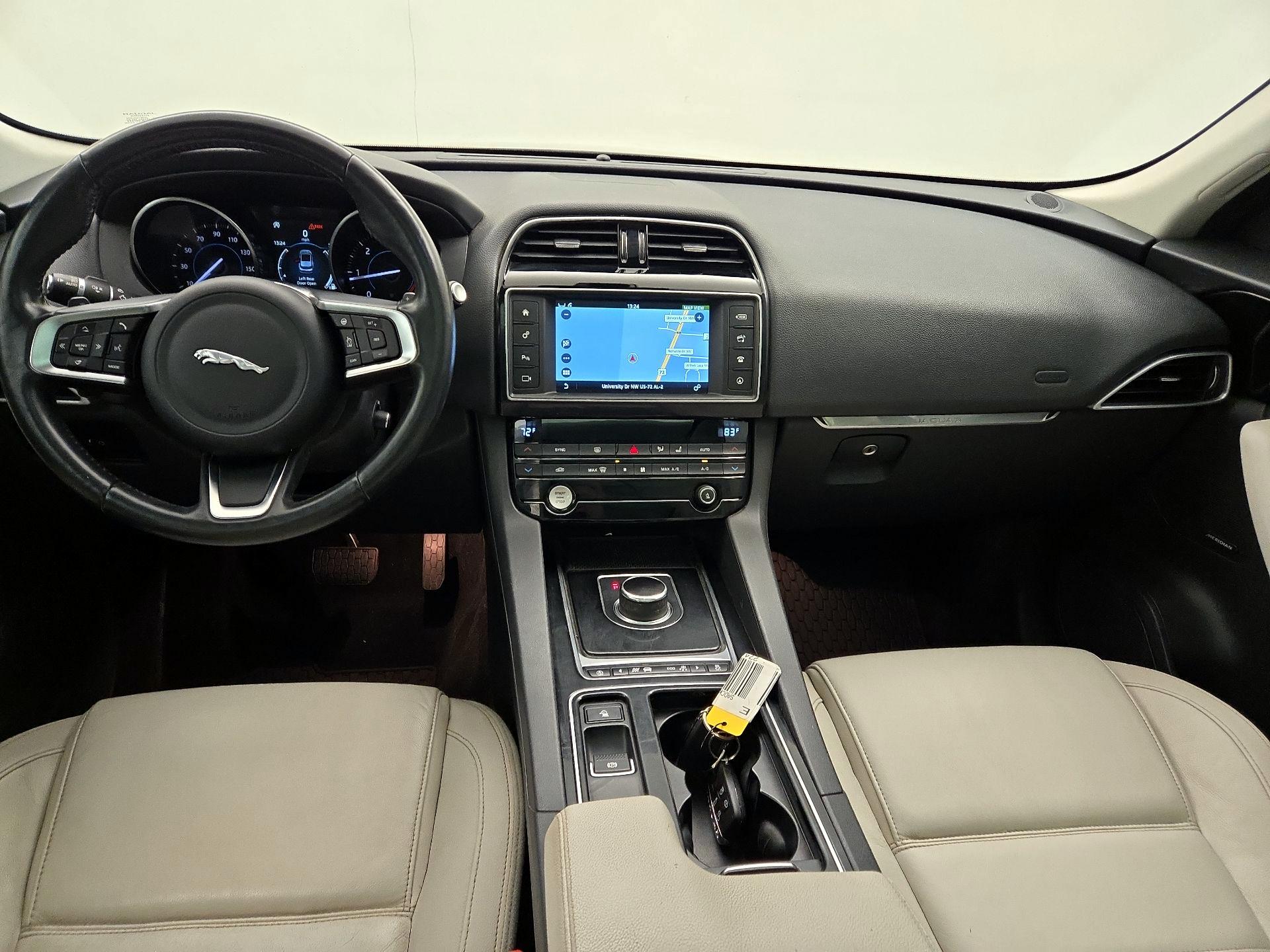 Thumbnail: 2018 Jaguar F-Pace - 9