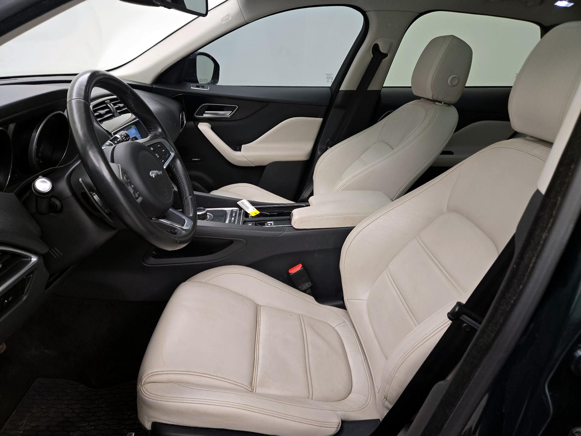 Thumbnail: 2018 Jaguar F-Pace - 11