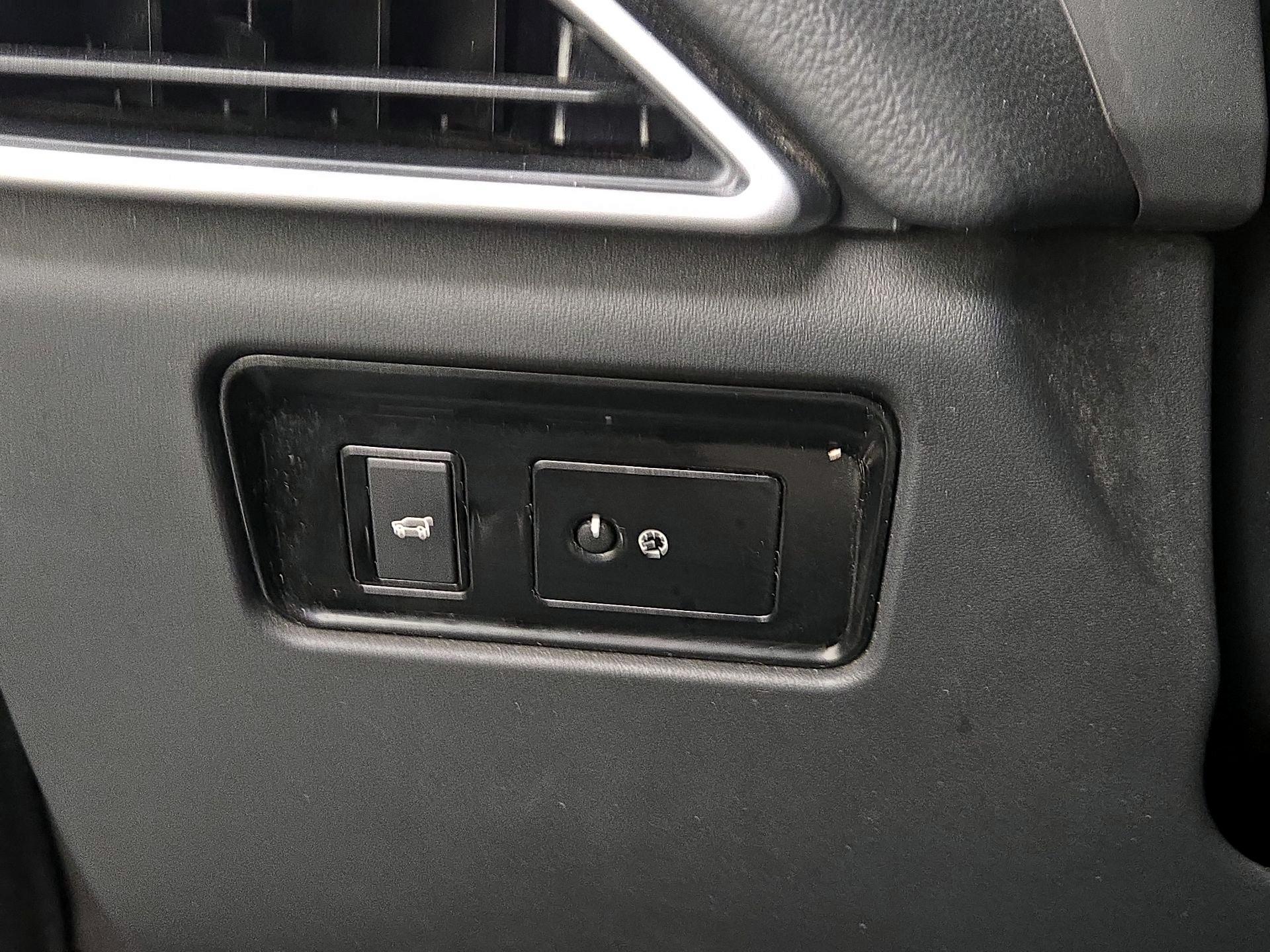 Thumbnail: 2018 Jaguar F-Pace - 13