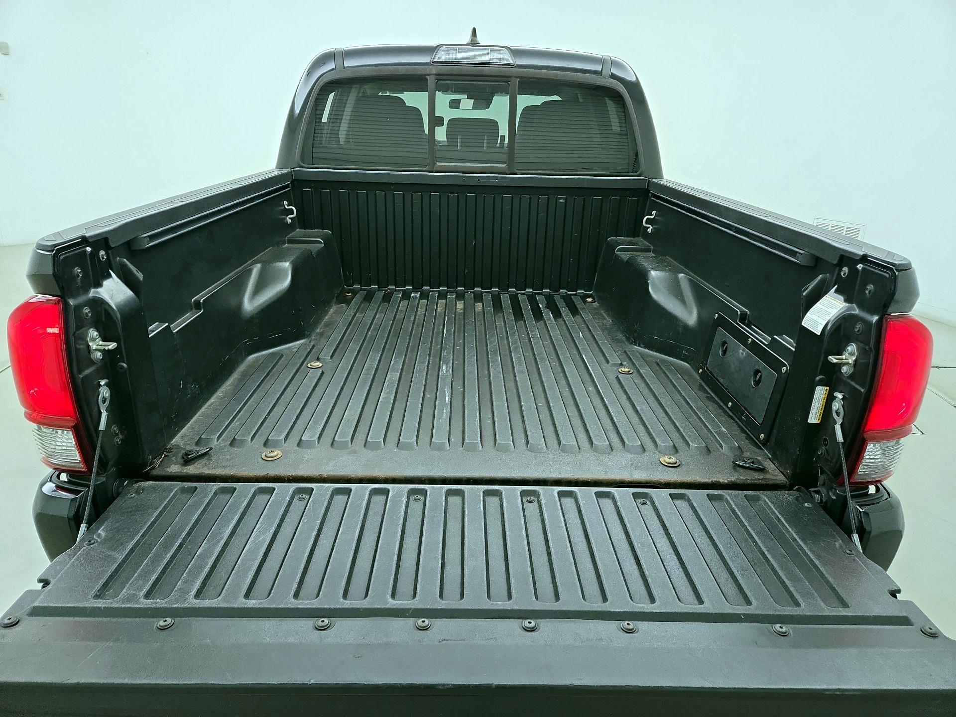 Thumbnail: 2019 Toyota Tacoma - 20