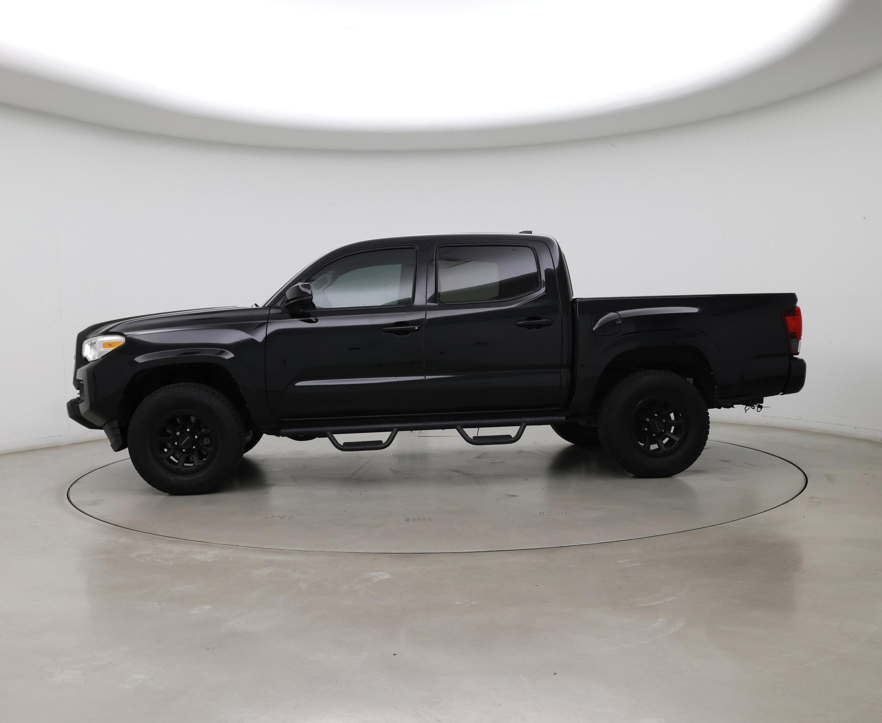 Thumbnail: 2019 Toyota Tacoma - 3