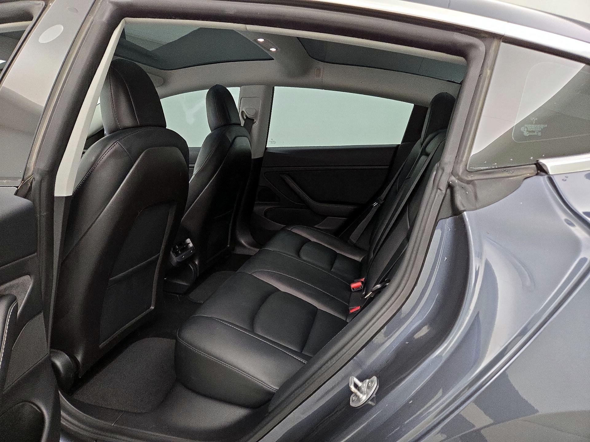 Thumbnail: 2020 Tesla Model 3 - 19