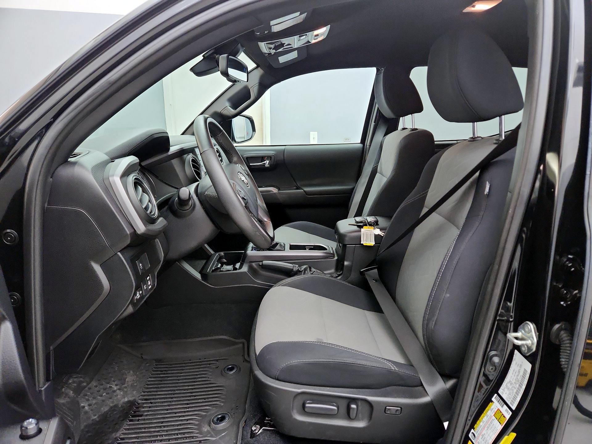 Thumbnail: 2020 Toyota Tacoma - 11