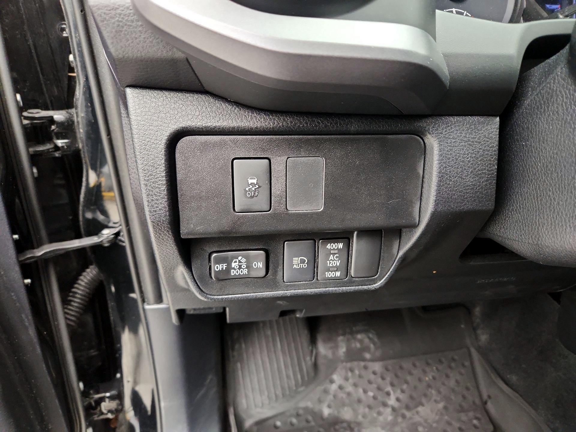 Thumbnail: 2020 Toyota Tacoma - 13