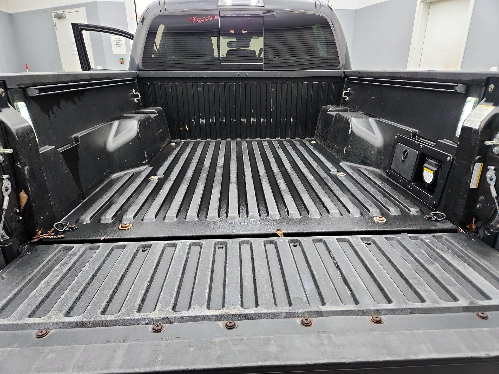 Thumbnail: 2020 Toyota Tacoma - 20