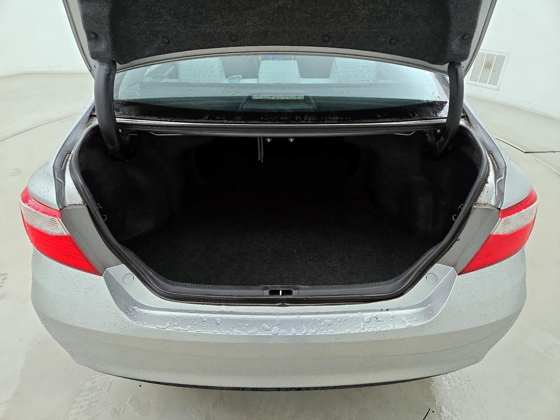 Thumbnail: 2015 Toyota Camry - 20