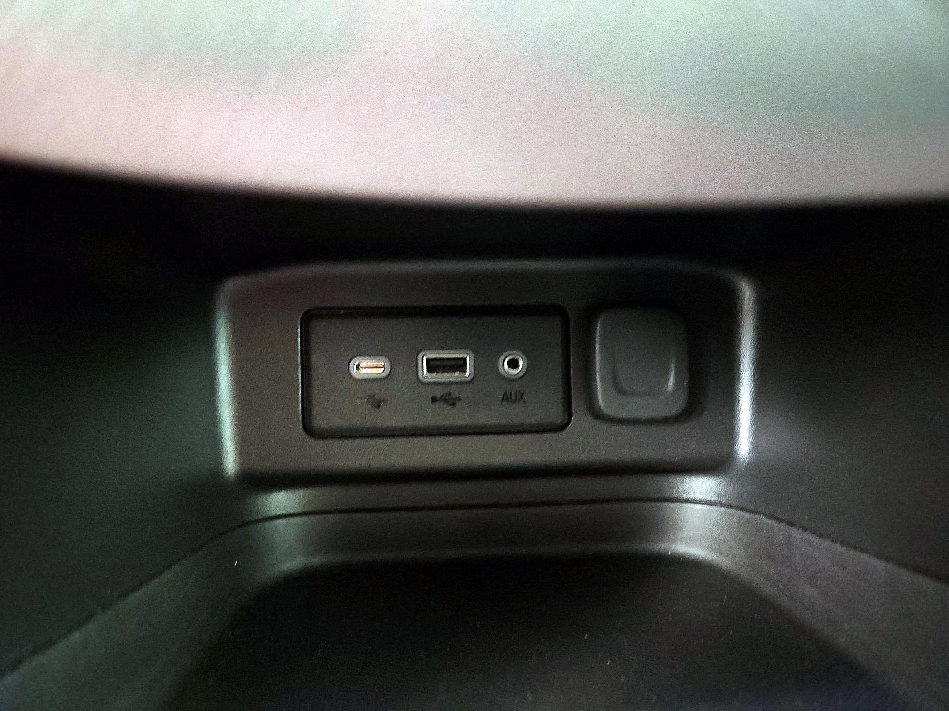 Thumbnail: 2020 Chevrolet Equinox - 18