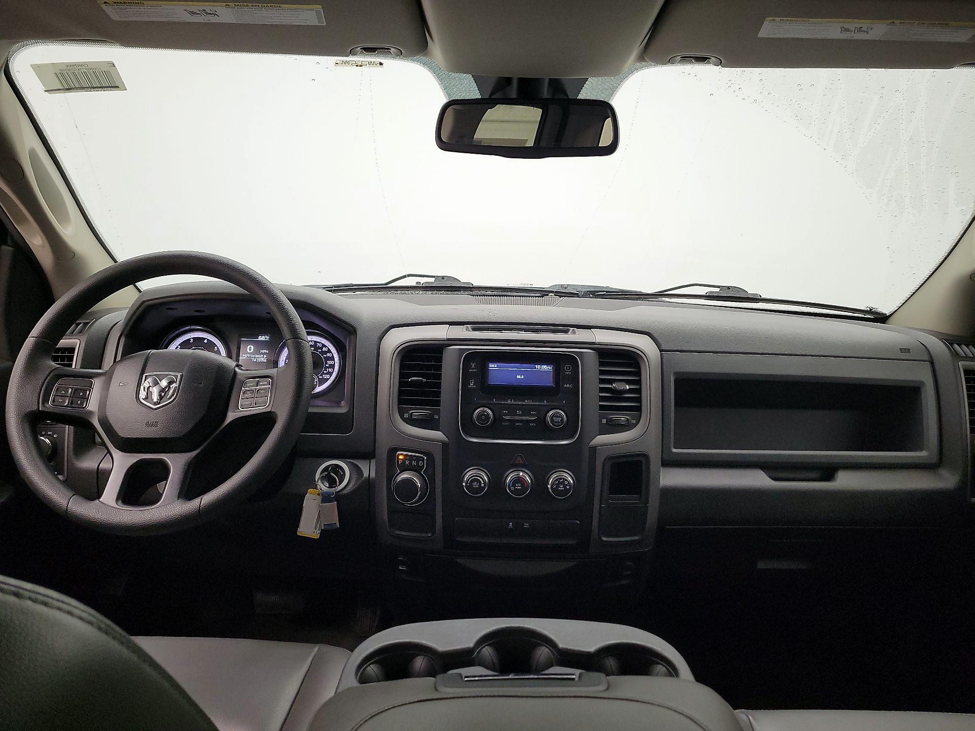 Thumbnail: 2019 RAM 1500 Classic - 9