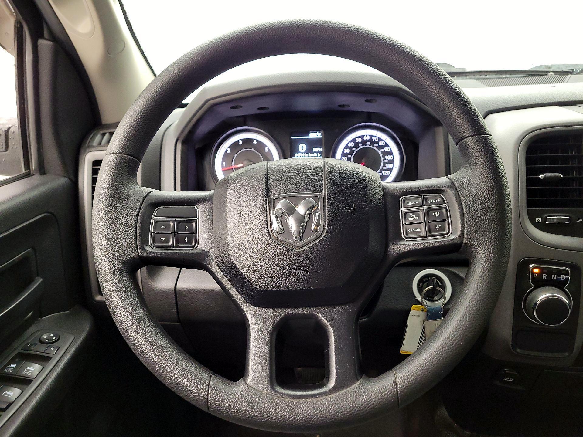 Thumbnail: 2019 RAM 1500 Classic - 10