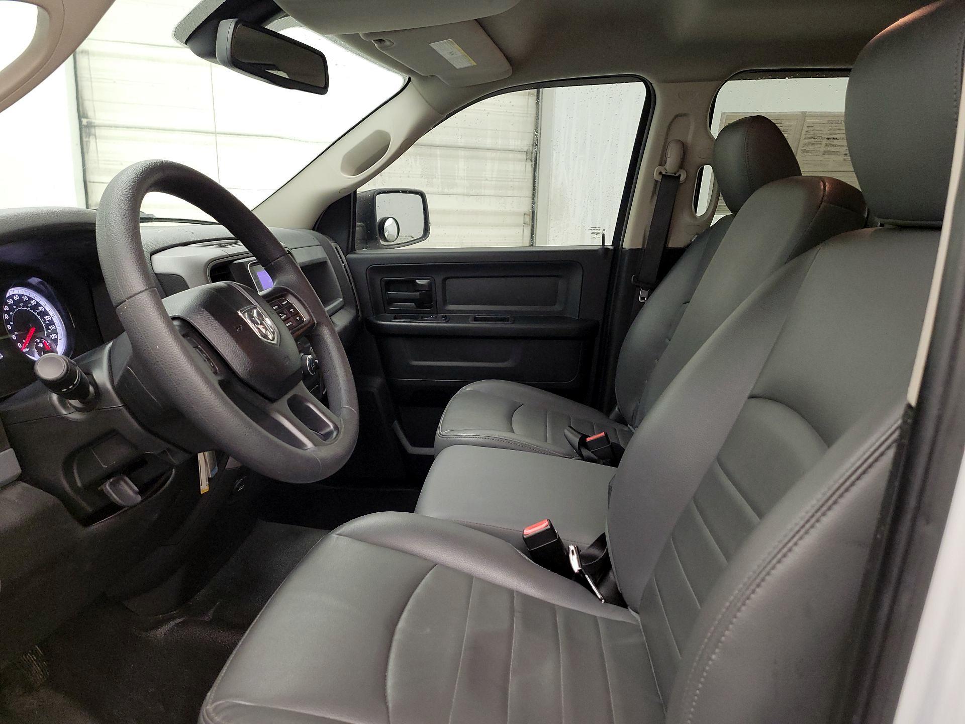 Thumbnail: 2019 RAM 1500 Classic - 11