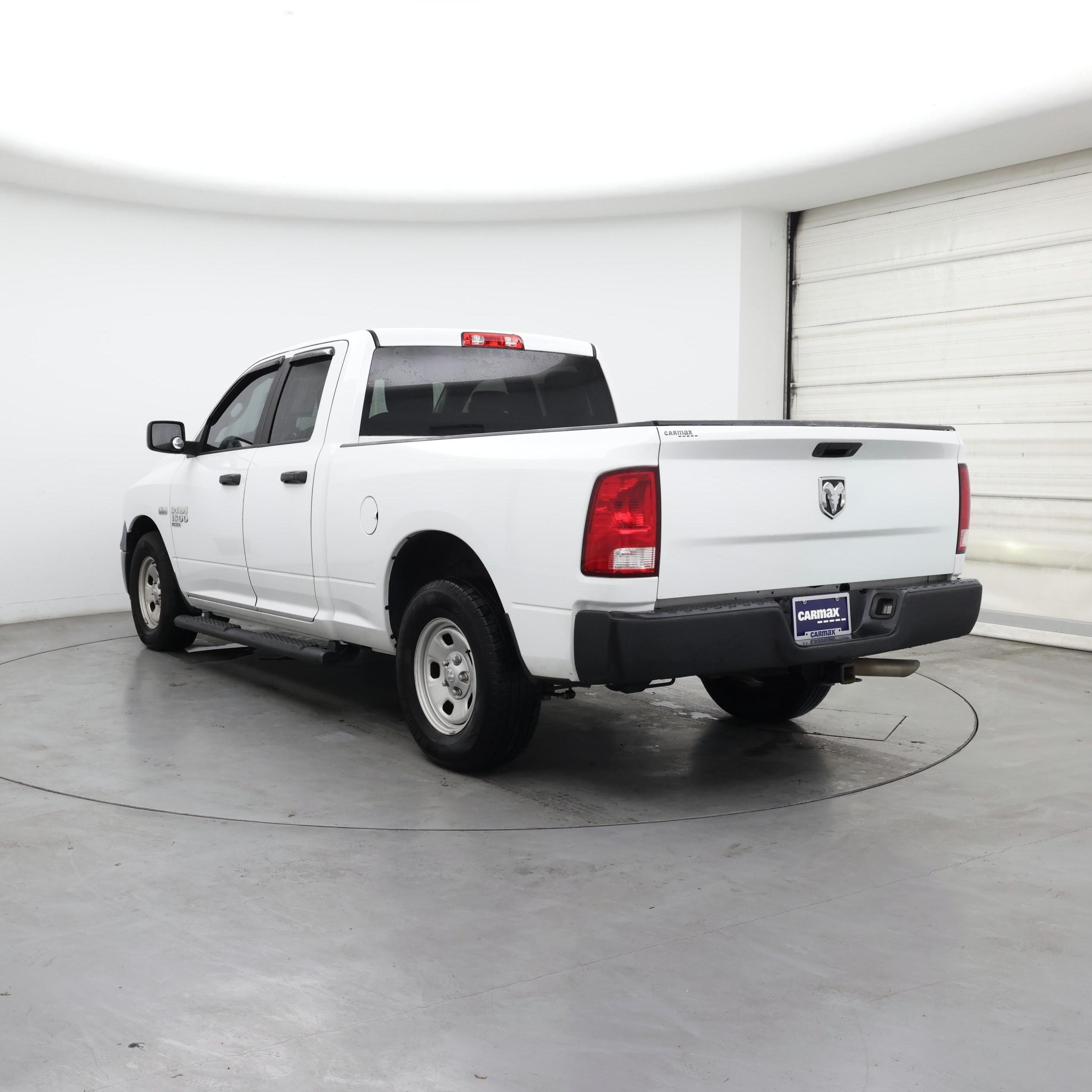 Thumbnail: 2019 RAM 1500 Classic - 2