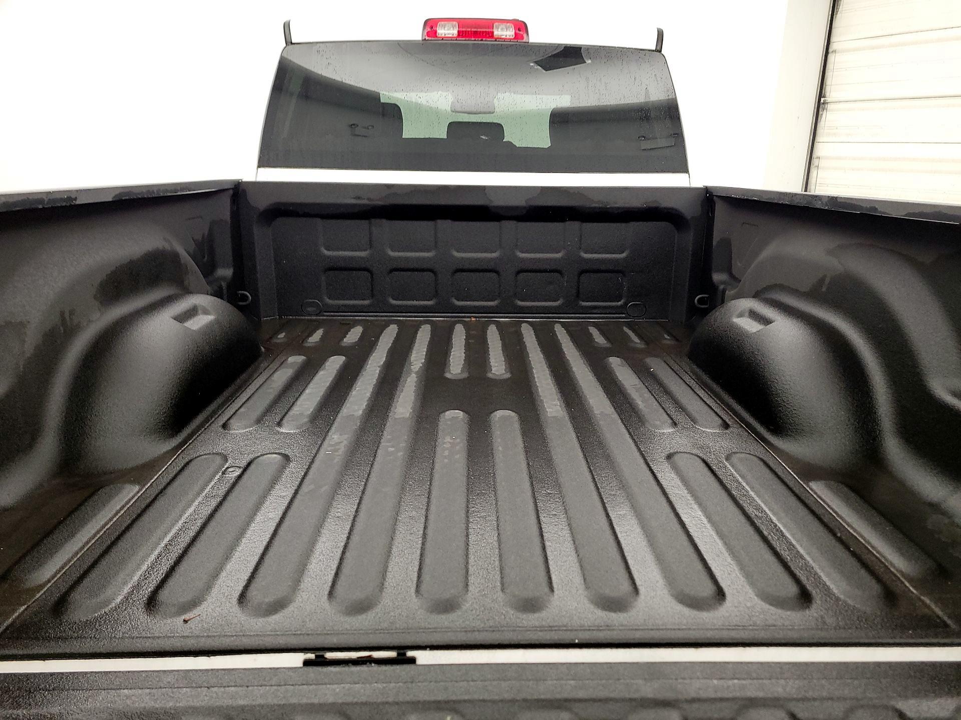 Thumbnail: 2019 RAM 1500 Classic - 20