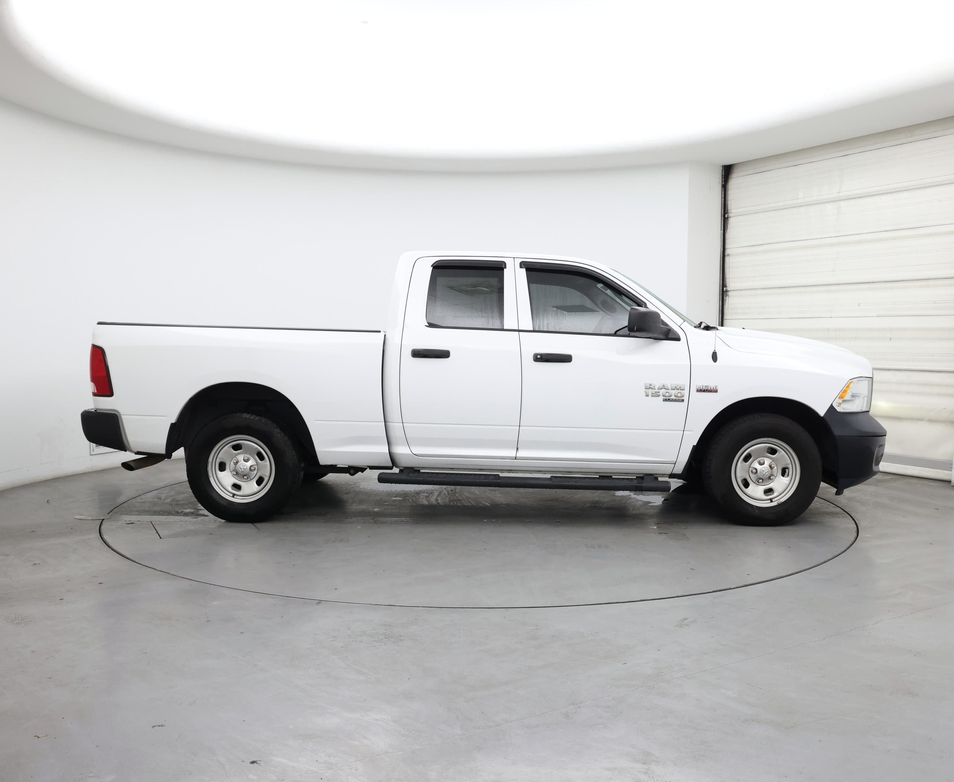 Thumbnail: 2019 RAM 1500 Classic - 7