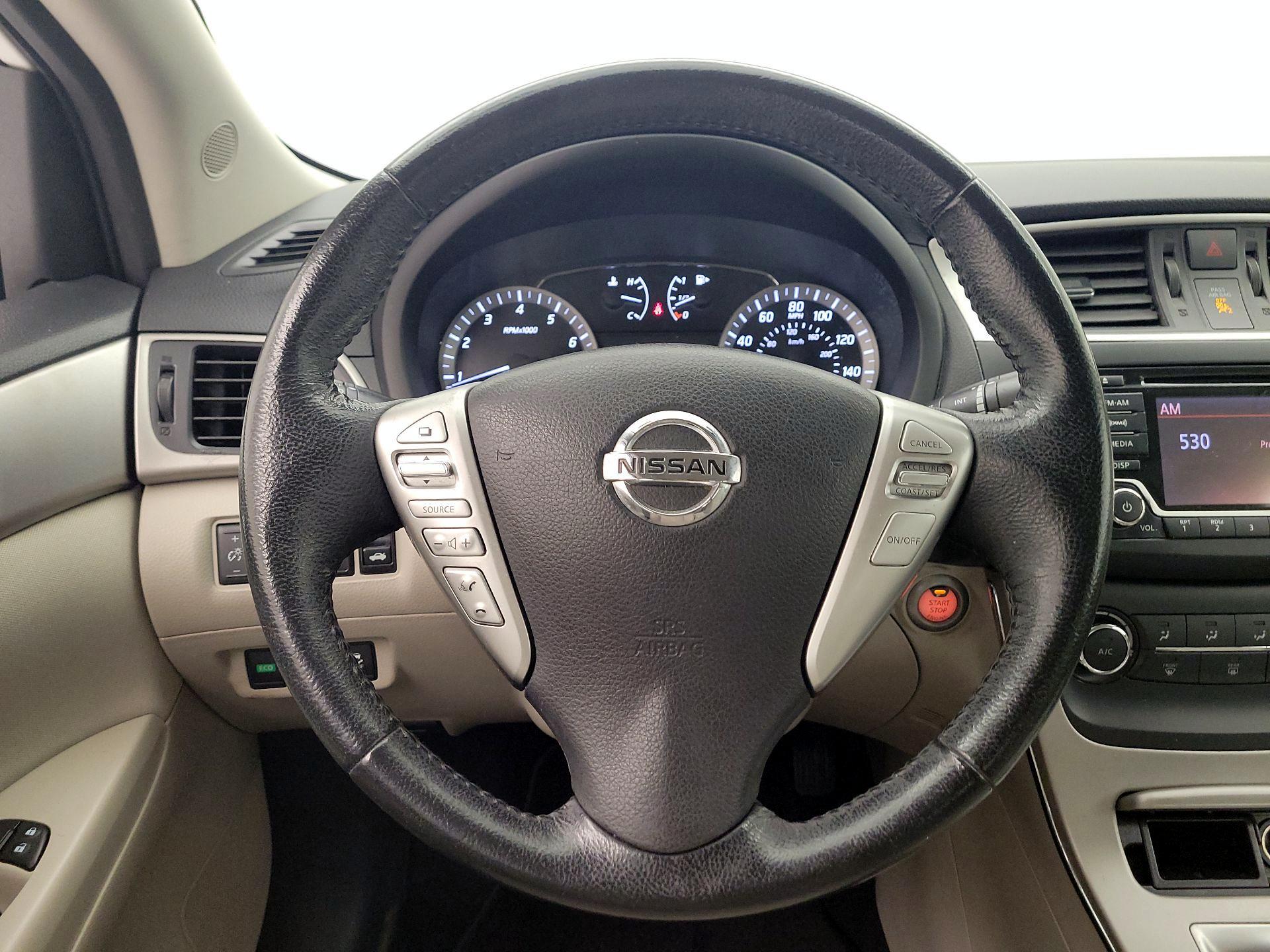 Thumbnail: 2015 Nissan Sentra - 10